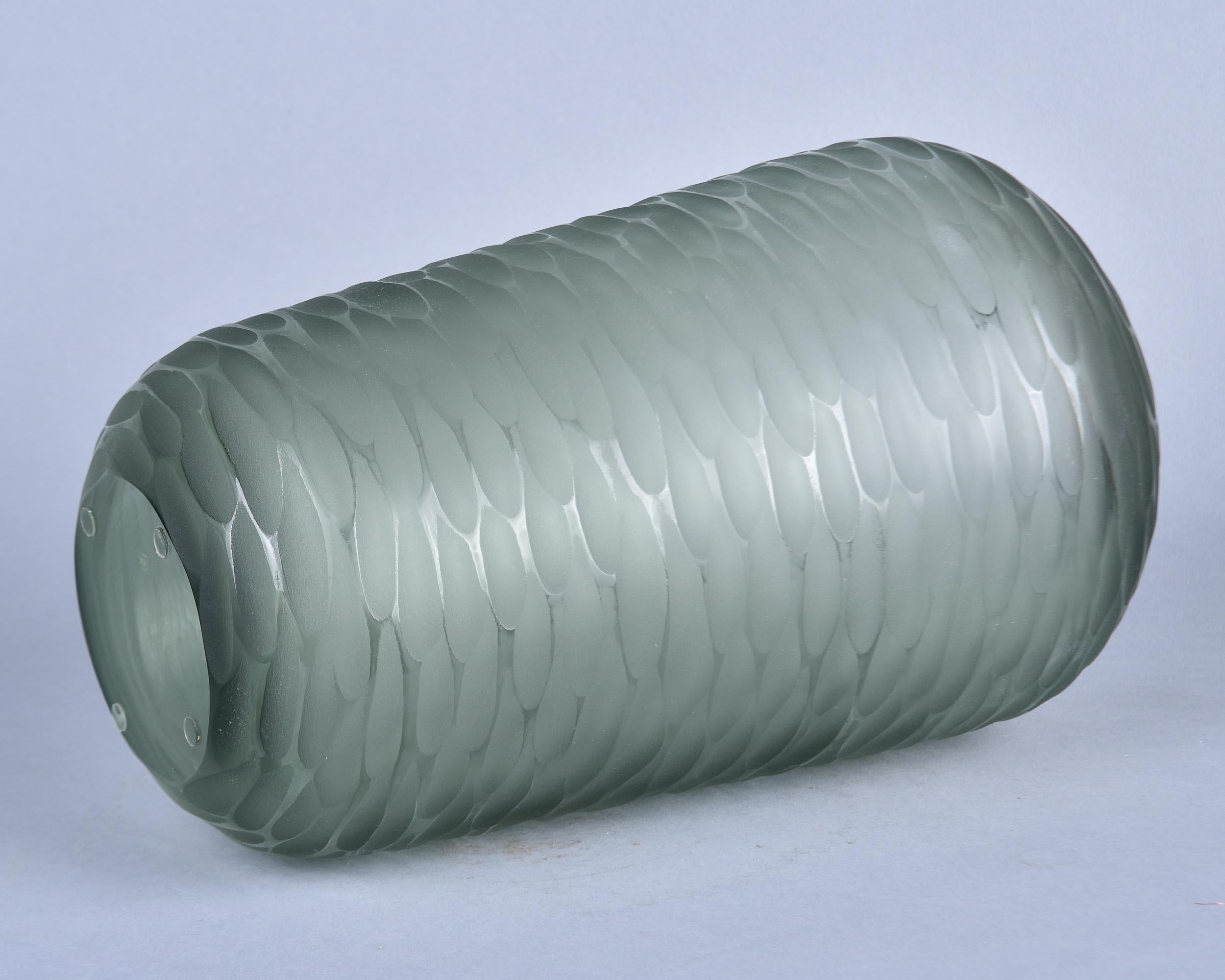 New Murano Glass Tall Battuto Smoky Sage Green Vase en vente 2