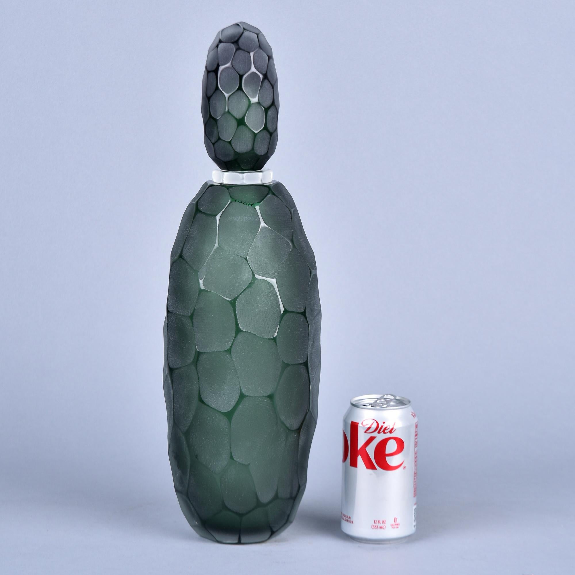 Mid-Century Modern Nouveau flacon de parfum Battuto XL en verre de Murano vert foncé en vente
