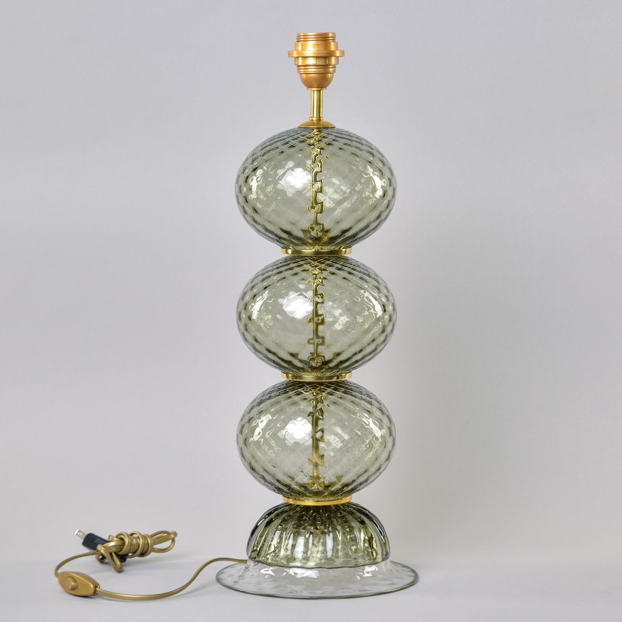 Neu Murano Tischlampe aus mundgeblasenem Glas in blassem Taupe im Angebot 1