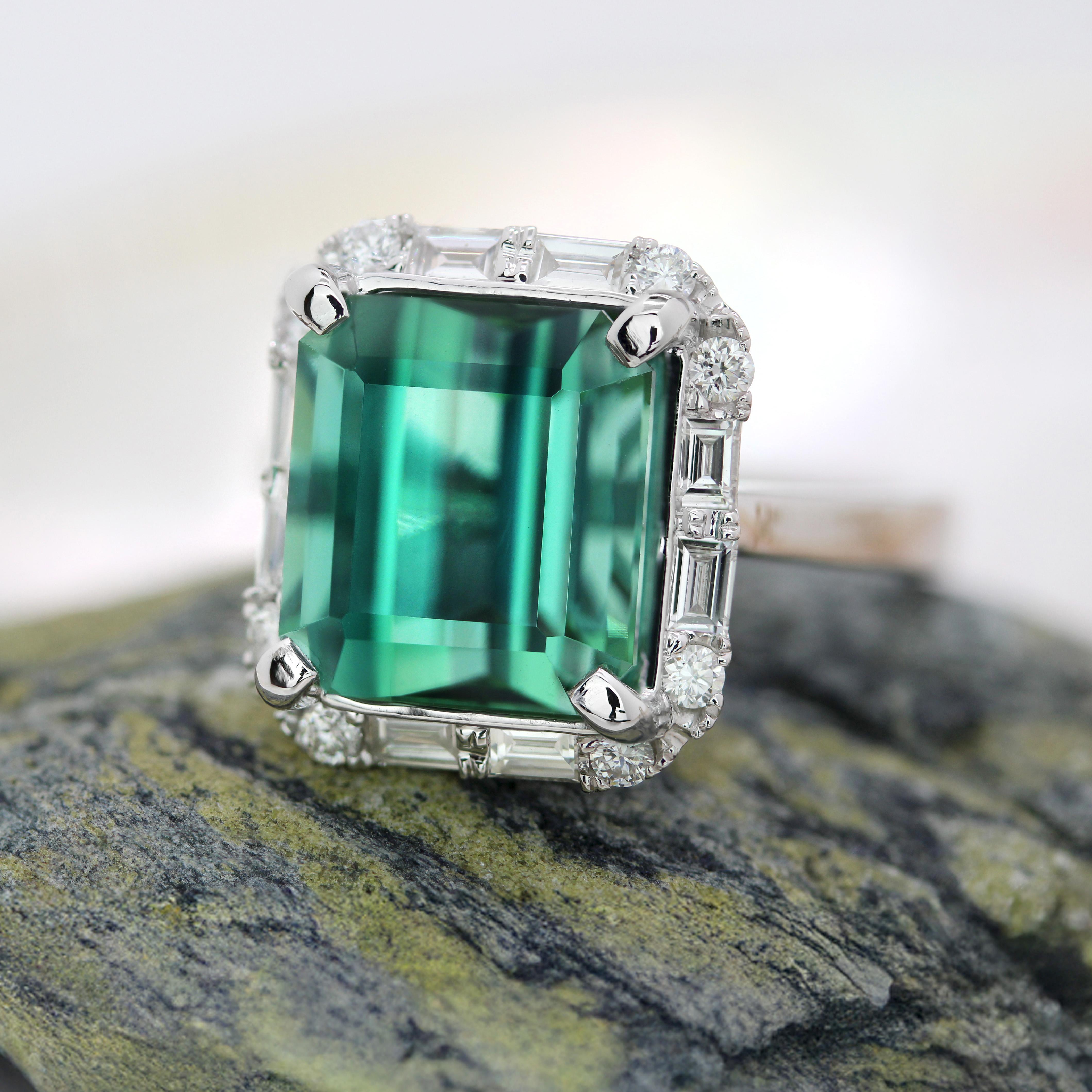 New Nature Nigeria Tormalina Diamonds 18 Karat White Gold Cluster Ring in vendita 8