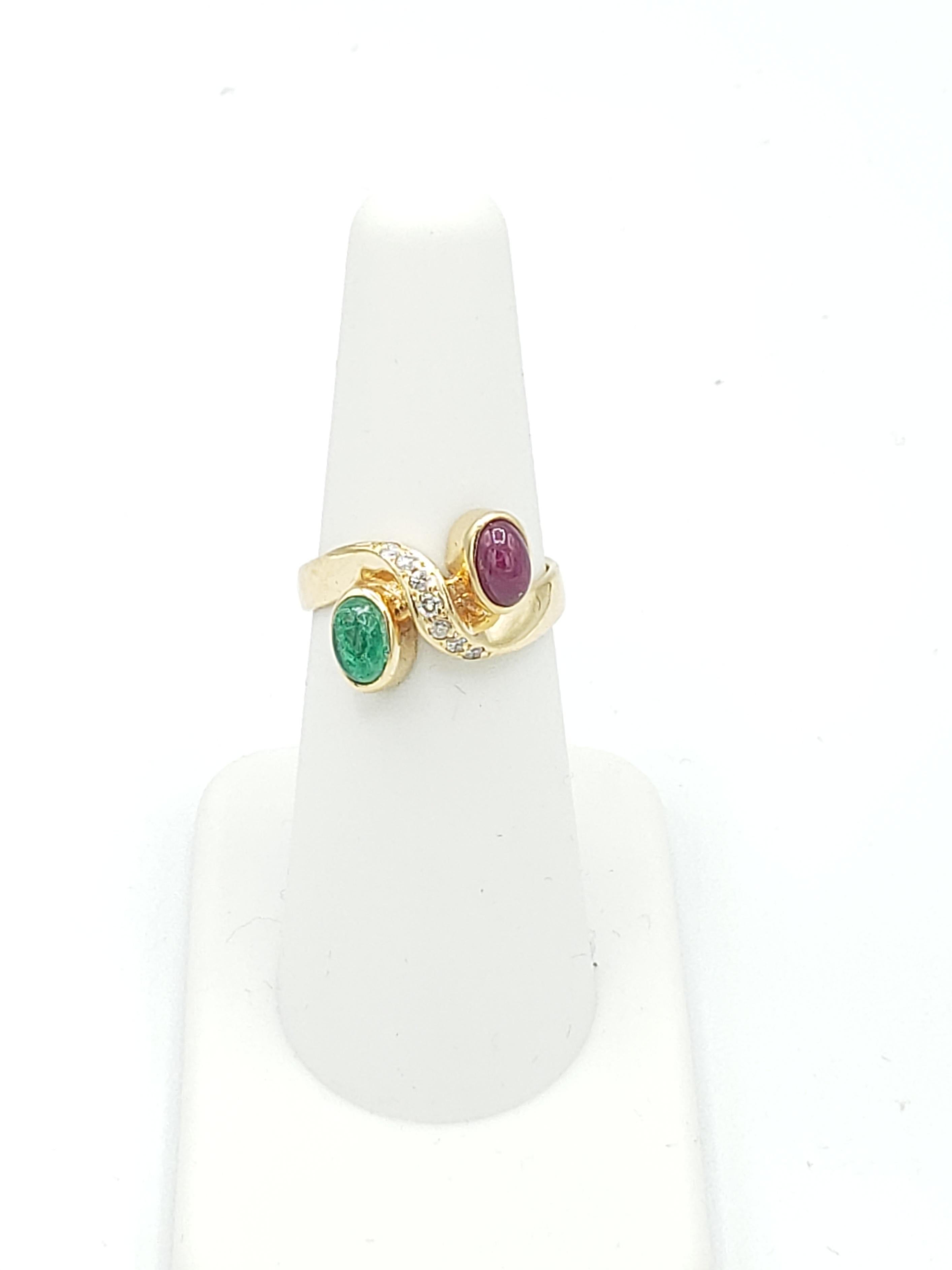NOUVEAU Bague en or jaune 14 carats avec rubis précieux naturel et diamants émeraudes Neuf - En vente à Warren, NJ