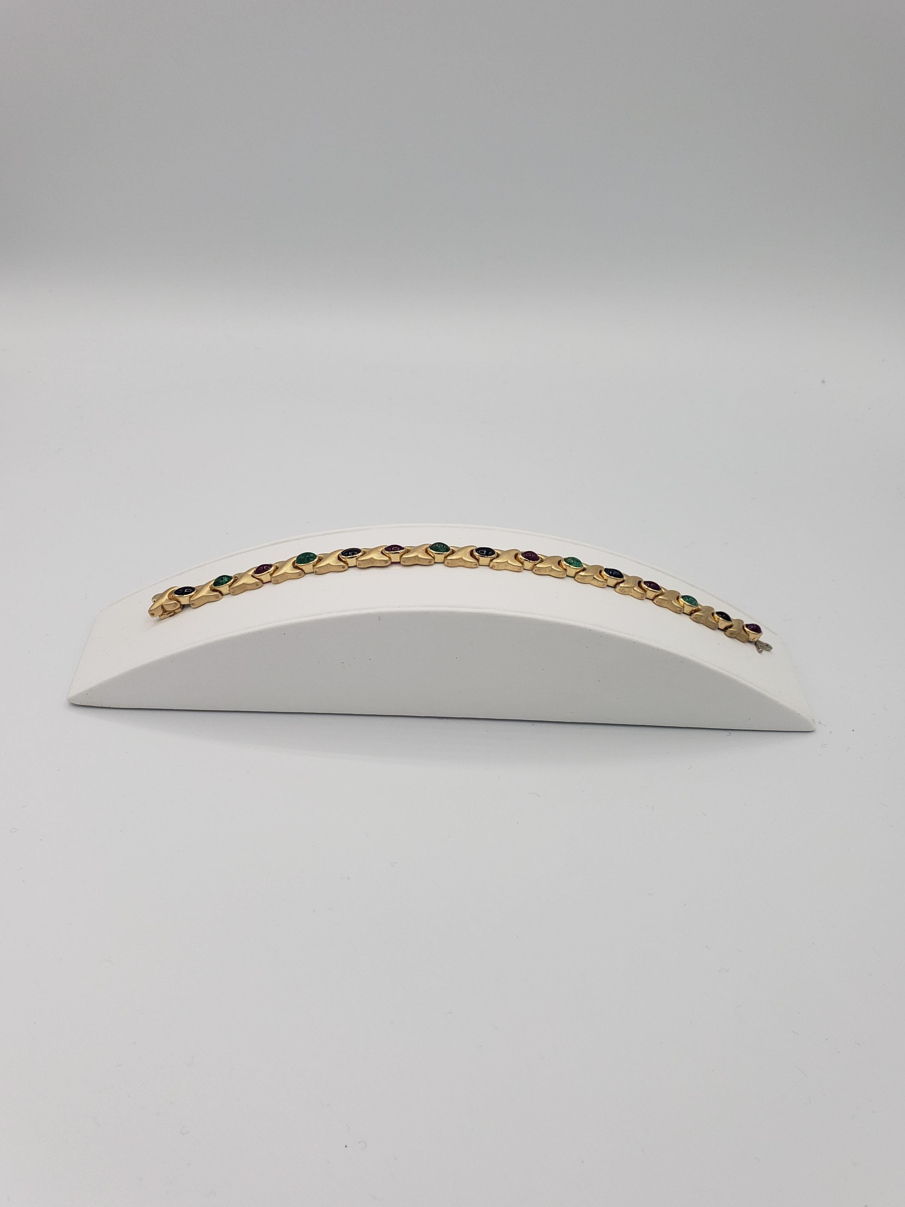 NOUVEAU Bracelet en or jaune massif 14 carats avec rubis naturel, saphir et émeraude en vente 1