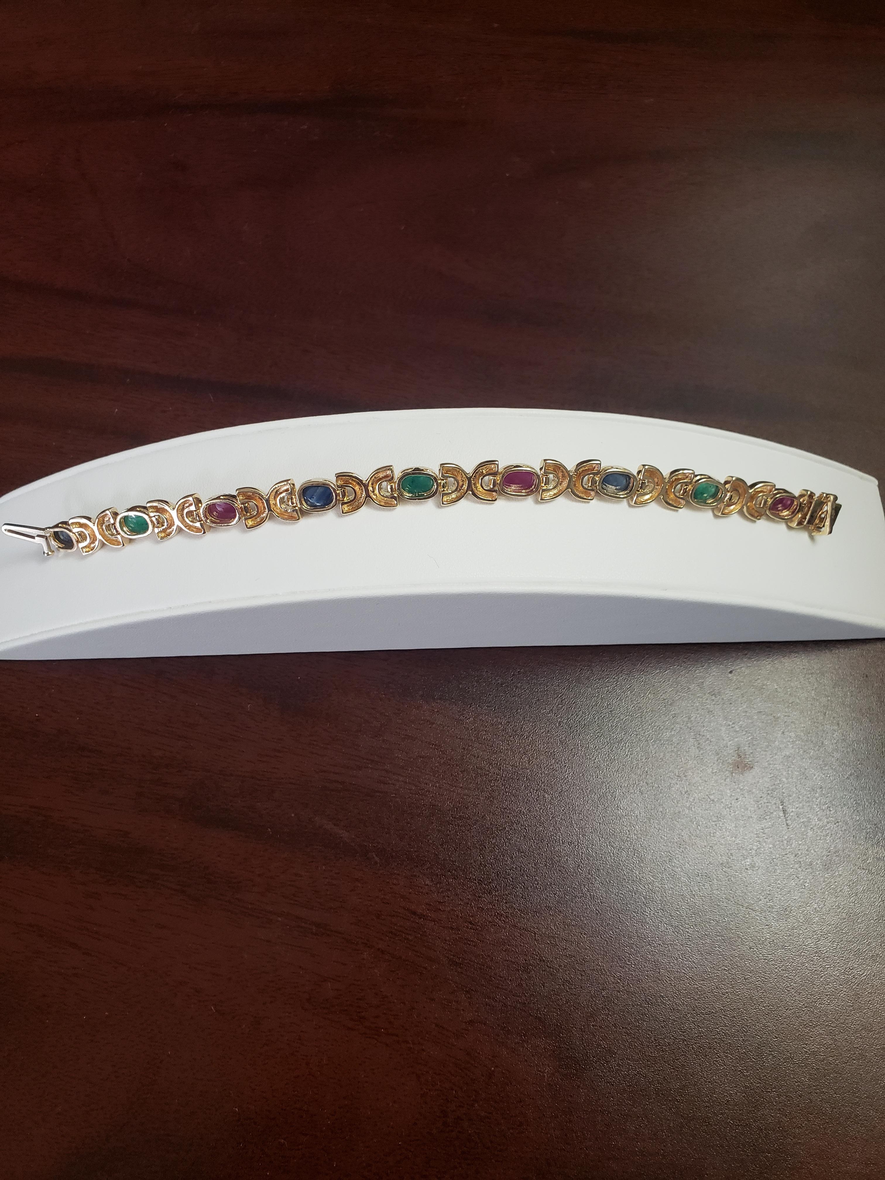 Bracelet en or jaune 14k avec cabochon de rubis, saphir et émeraude Nouveau en vente 5