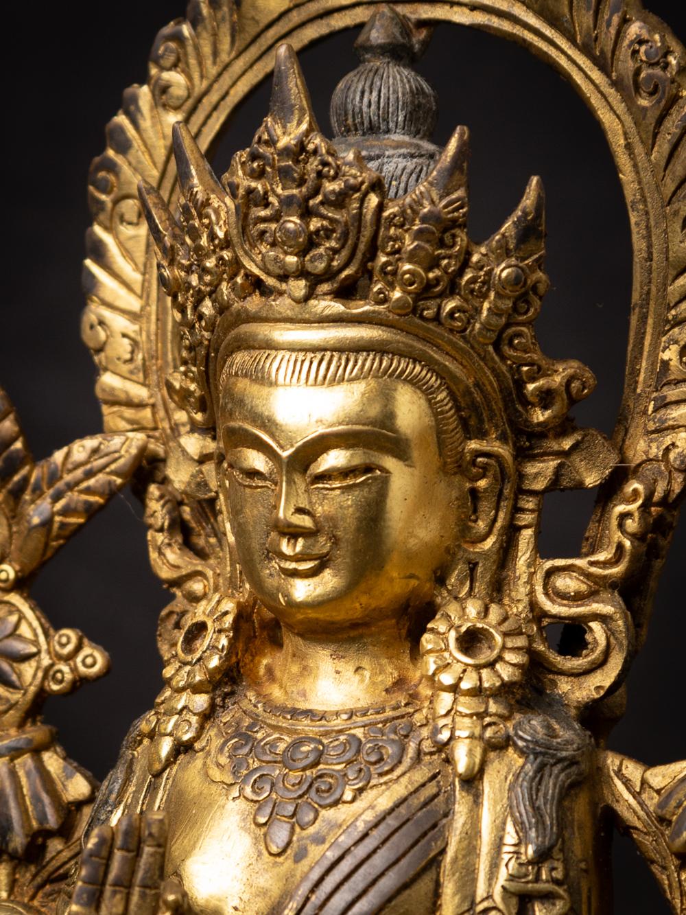 statue de Bouddha Maitreya en bronze du Népal, Dharmachakra Mudra en vente 5