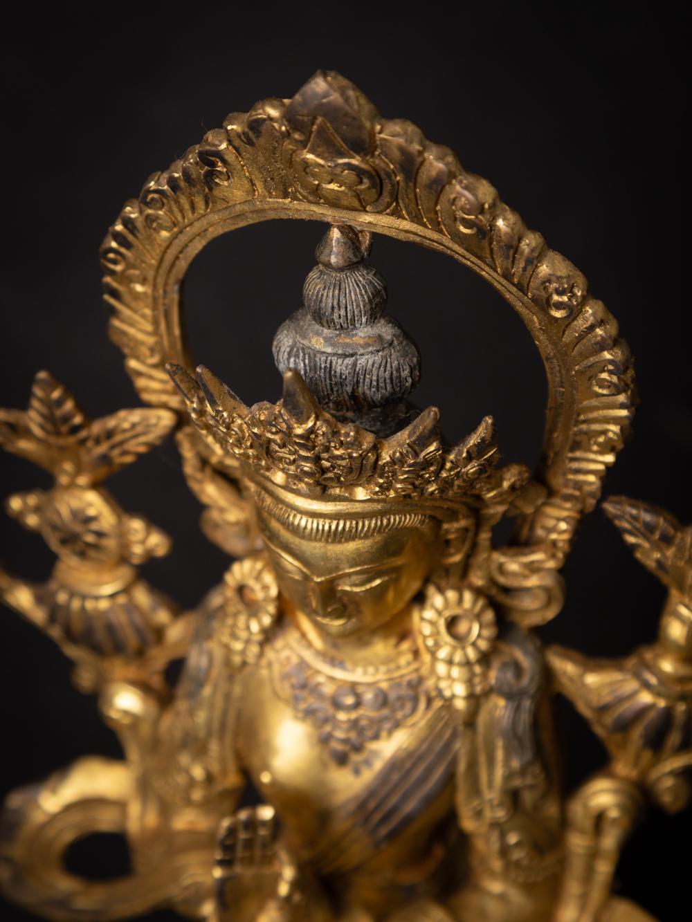 statue de Bouddha Maitreya en bronze du Népal, Dharmachakra Mudra en vente 7
