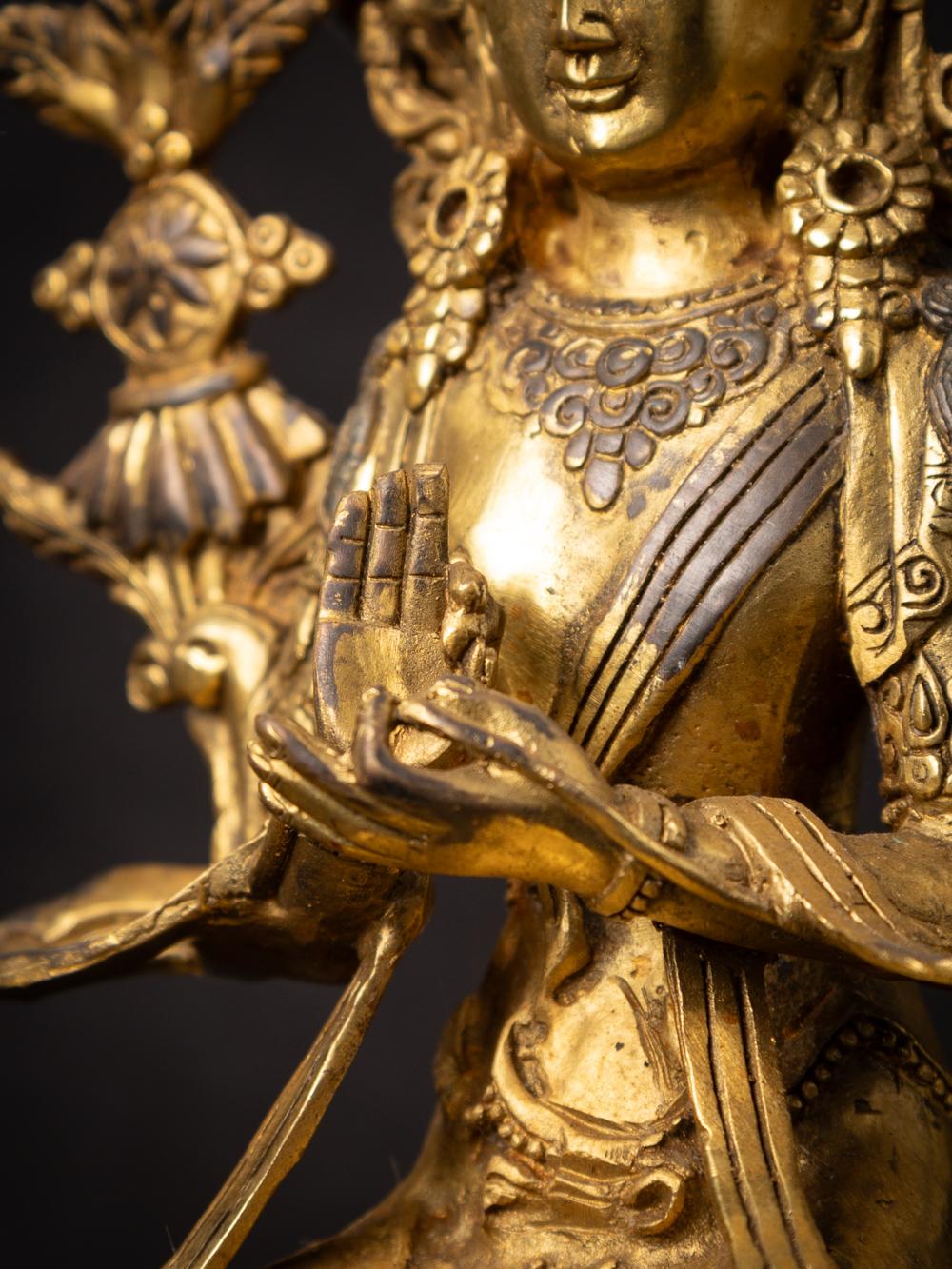 statue de Bouddha Maitreya en bronze du Népal, Dharmachakra Mudra en vente 9