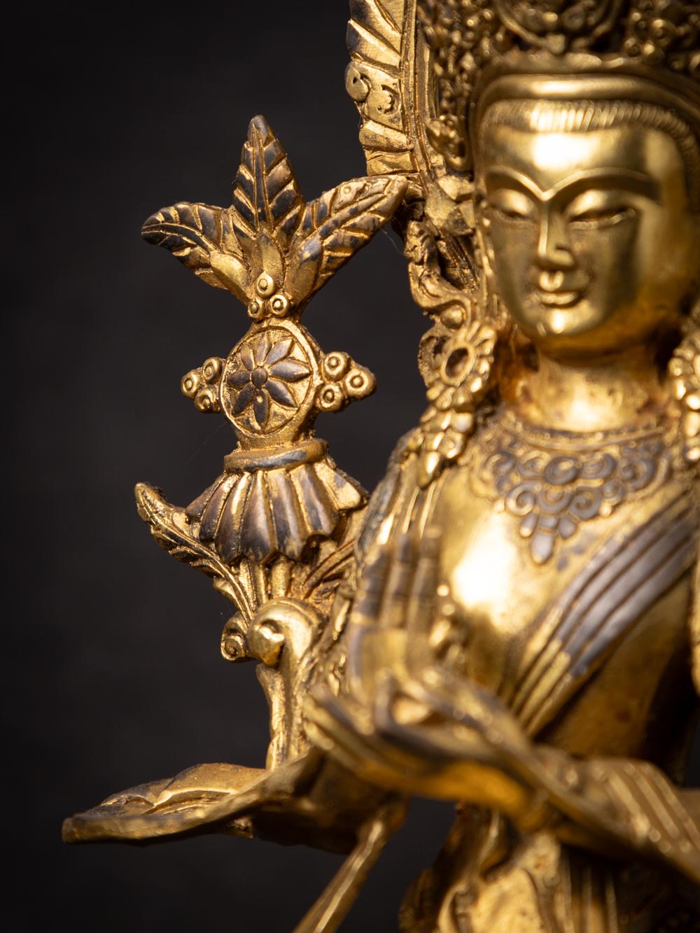 statue de Bouddha Maitreya en bronze du Népal, Dharmachakra Mudra en vente 10
