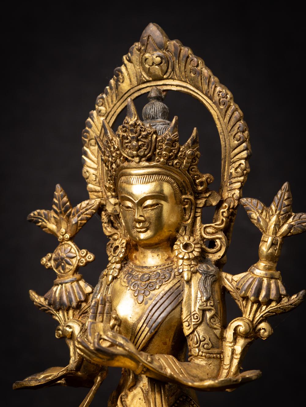 statue de Bouddha Maitreya en bronze du Népal, Dharmachakra Mudra en vente 4