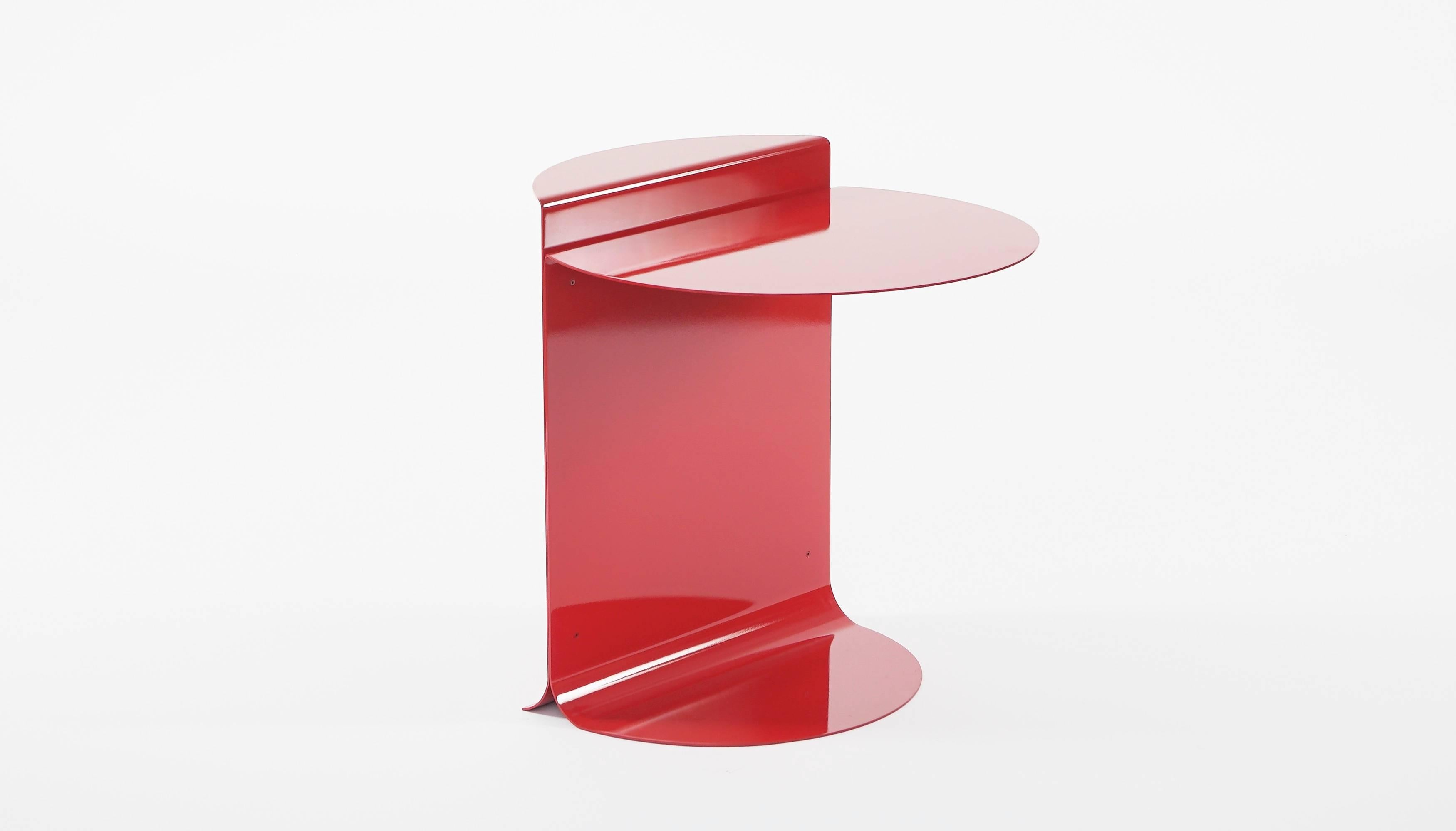 O Table in Stainless Steel (Red) by Estudio Persona (Edelstahl)