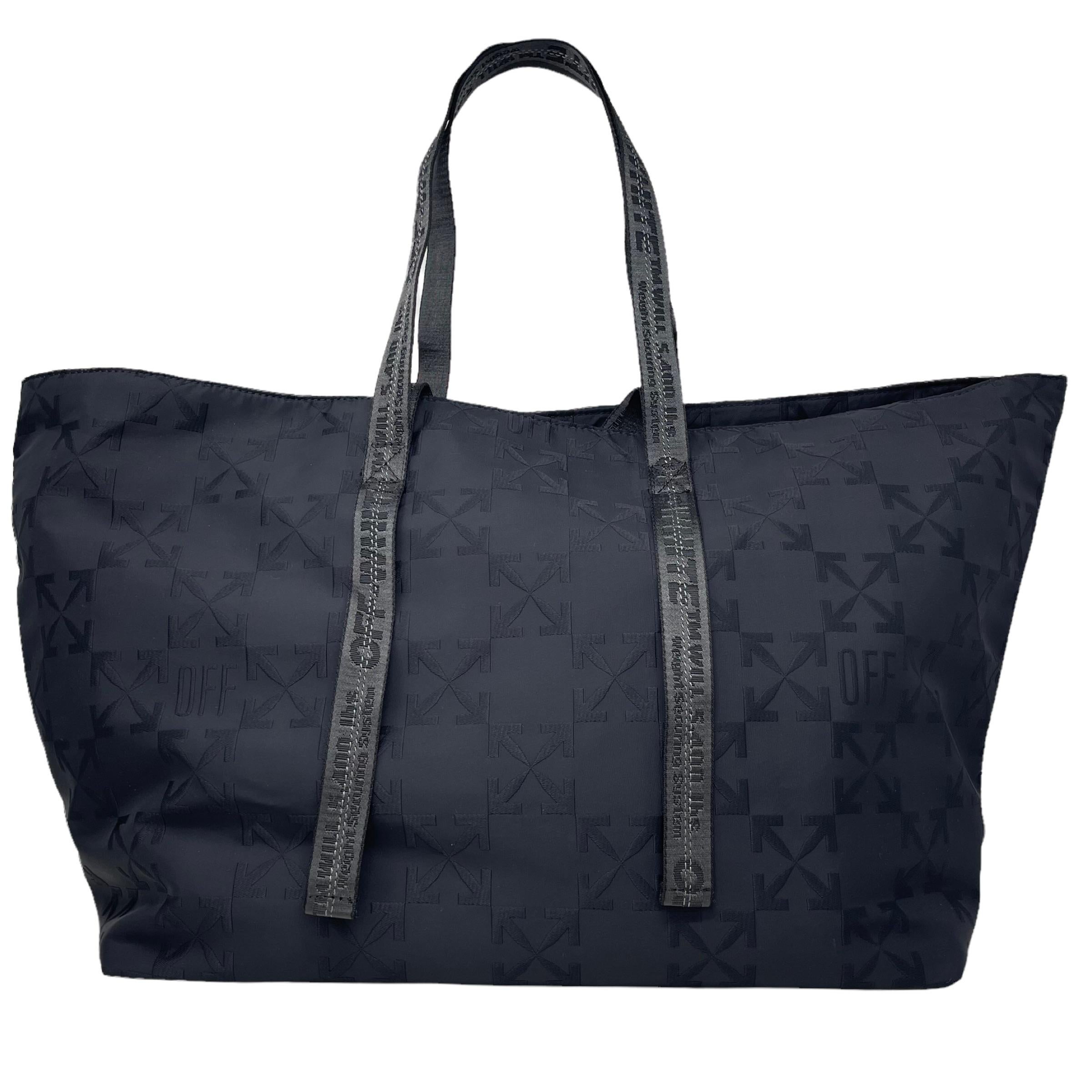 Neu Off-White Virgil Abloh Schwarz Monogramm besticktes Logo Nylon Tote Bag

Garantierte Echtheit

DETAILS
Marke: Off-White Virgil Abloh
Geschlecht: Unisex
Kategorie: Tragetasche
Zustand: Brandneu
Farbe: Schwarz
Material: Nylon
Monogramm gesticktes