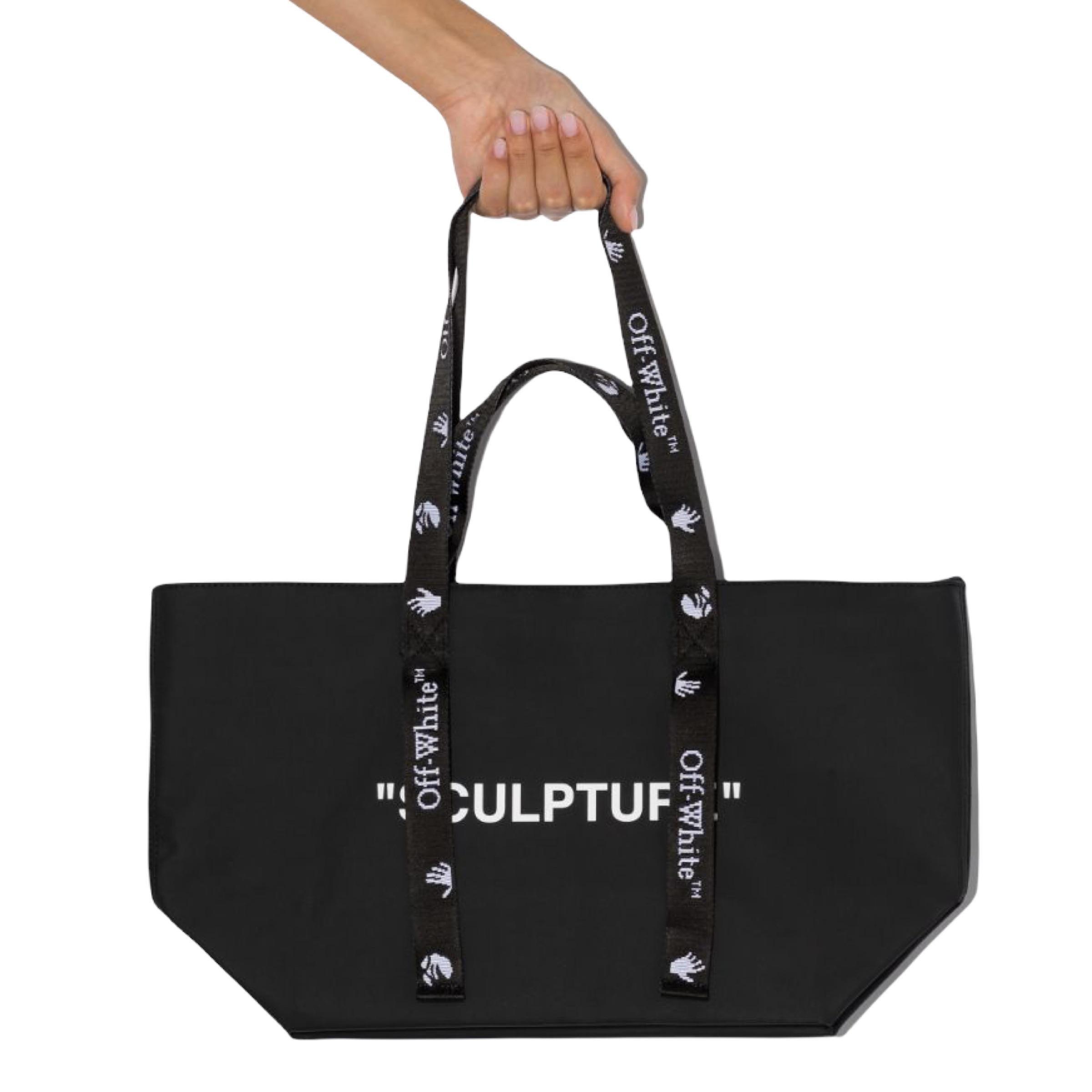 NEU Off-White Virgil Abloh Schwarze bedruckte Skulptur Pfeil Logo Tragetasche im Angebot 5