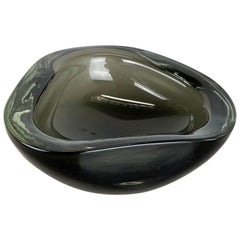 New Old Stock 1, 2kg Murano Glass Shell Bowl Antonio da Ros, Cenedese Italy 1960s