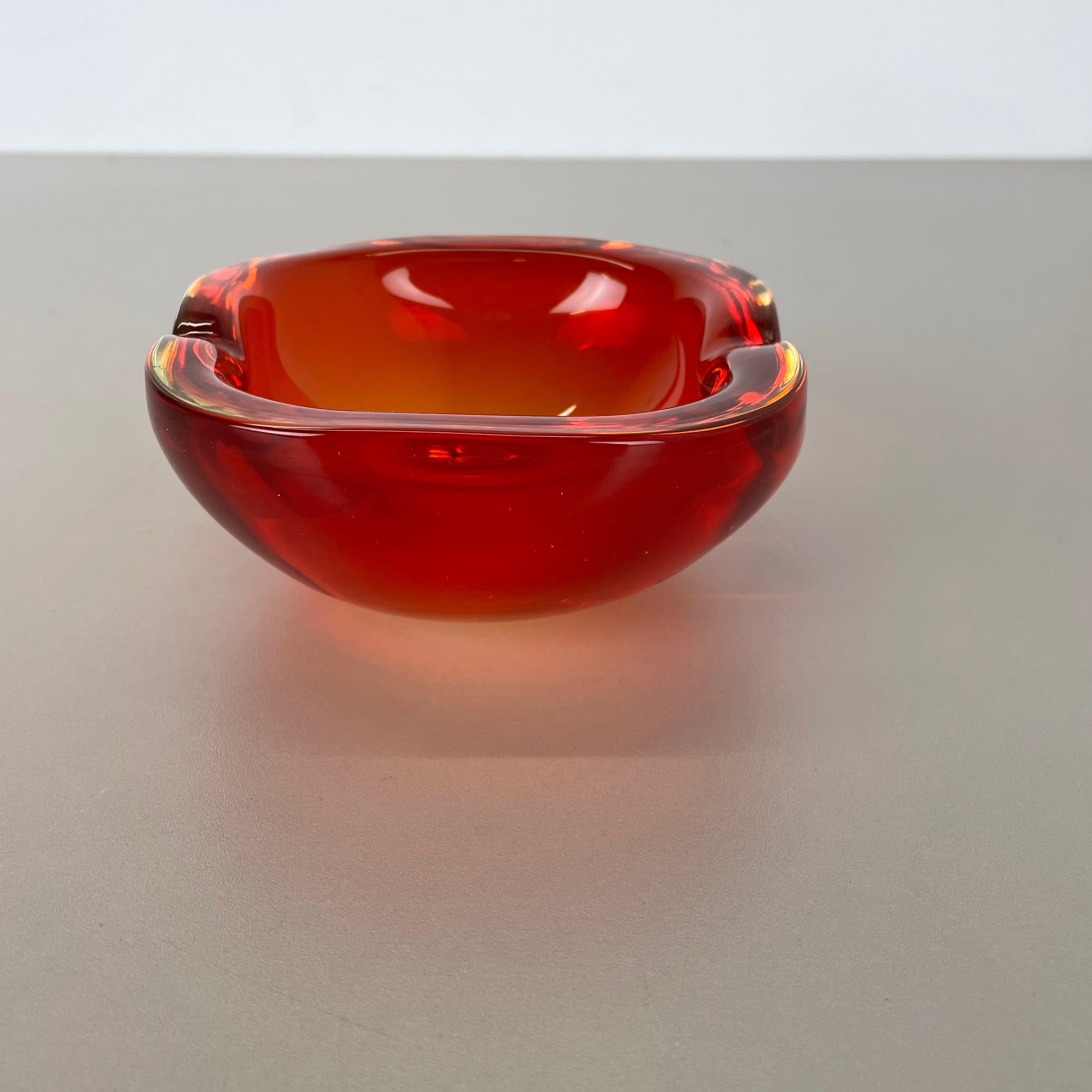 New Old Stock 1.3kg Red Murano Sommerso Glass Shell Bowl by Cenedese Vetri 1960s 6