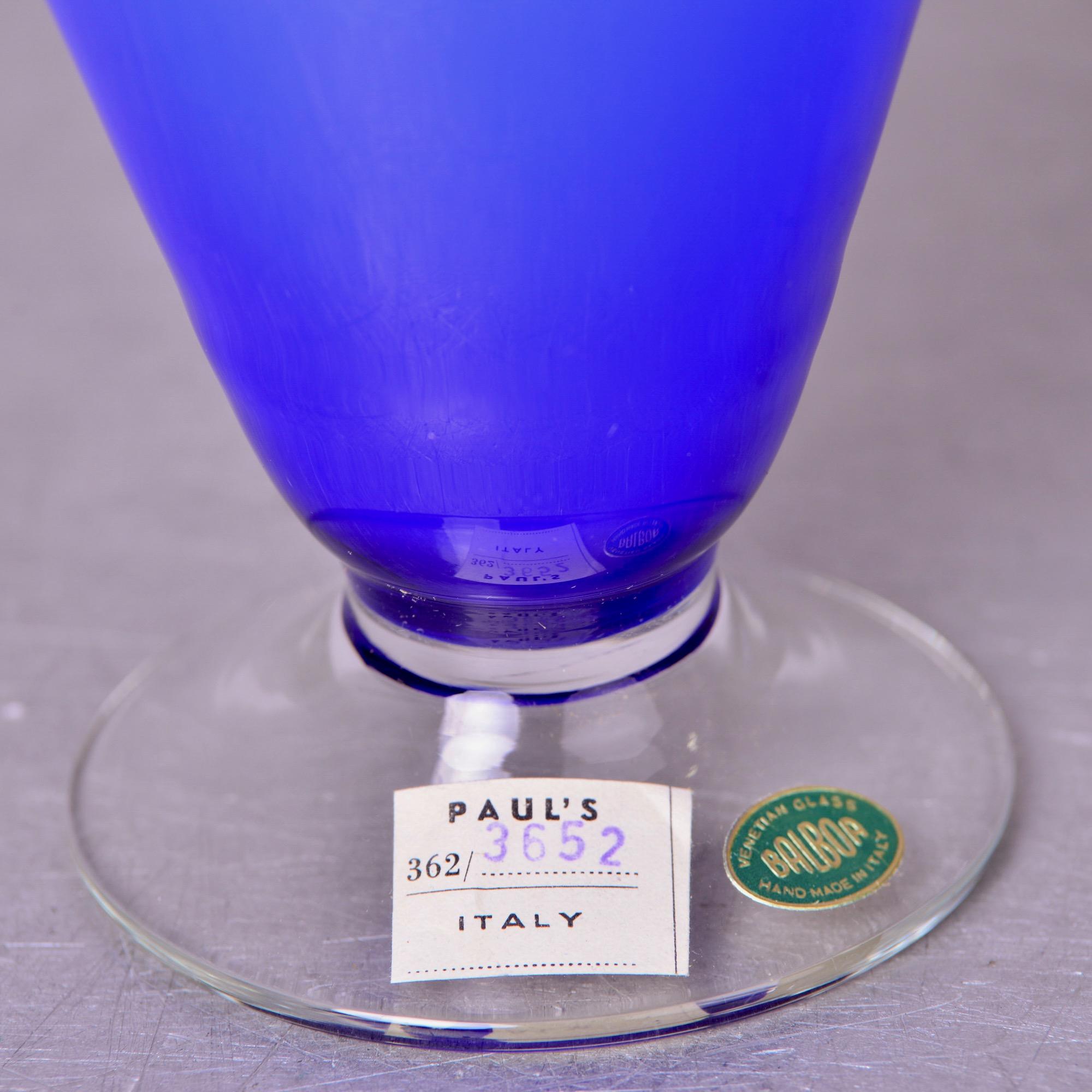 italien Bouteille en verre de Murano bleu Balboa avec bouchon, en stock ancien des années 1960 en vente