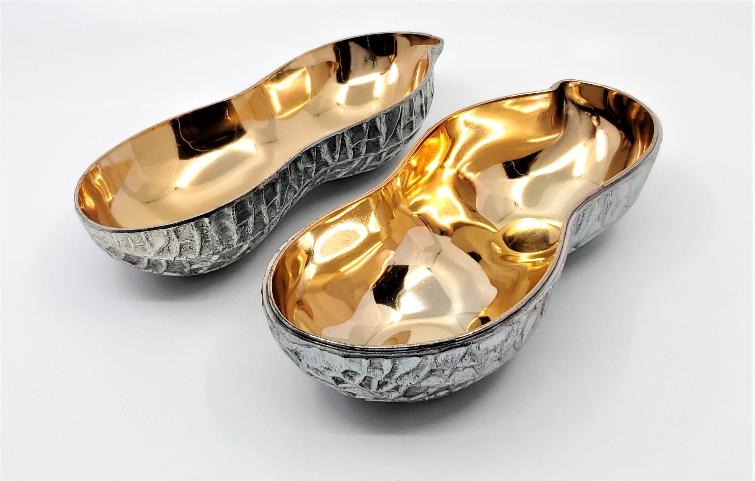 New Old Stock 1970s Silver Plate Peanut Box With Gold Tone Interior In Good Condition For Sale In Miami, FL