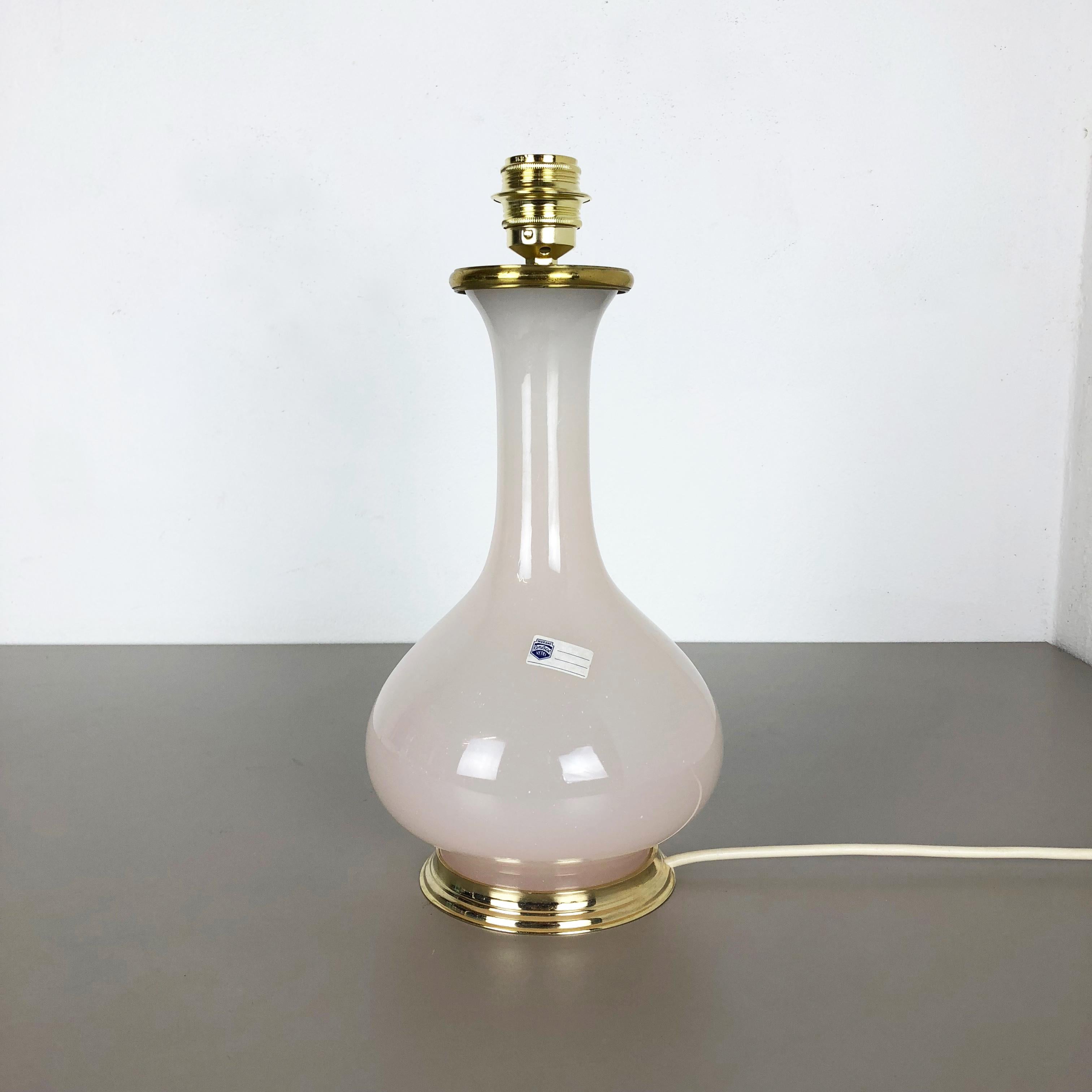 New Old Stock, Opaline Murano Glass Table Light by Cenedese Vetri, Italy 1960 In Excellent Condition For Sale In Kirchlengern, DE