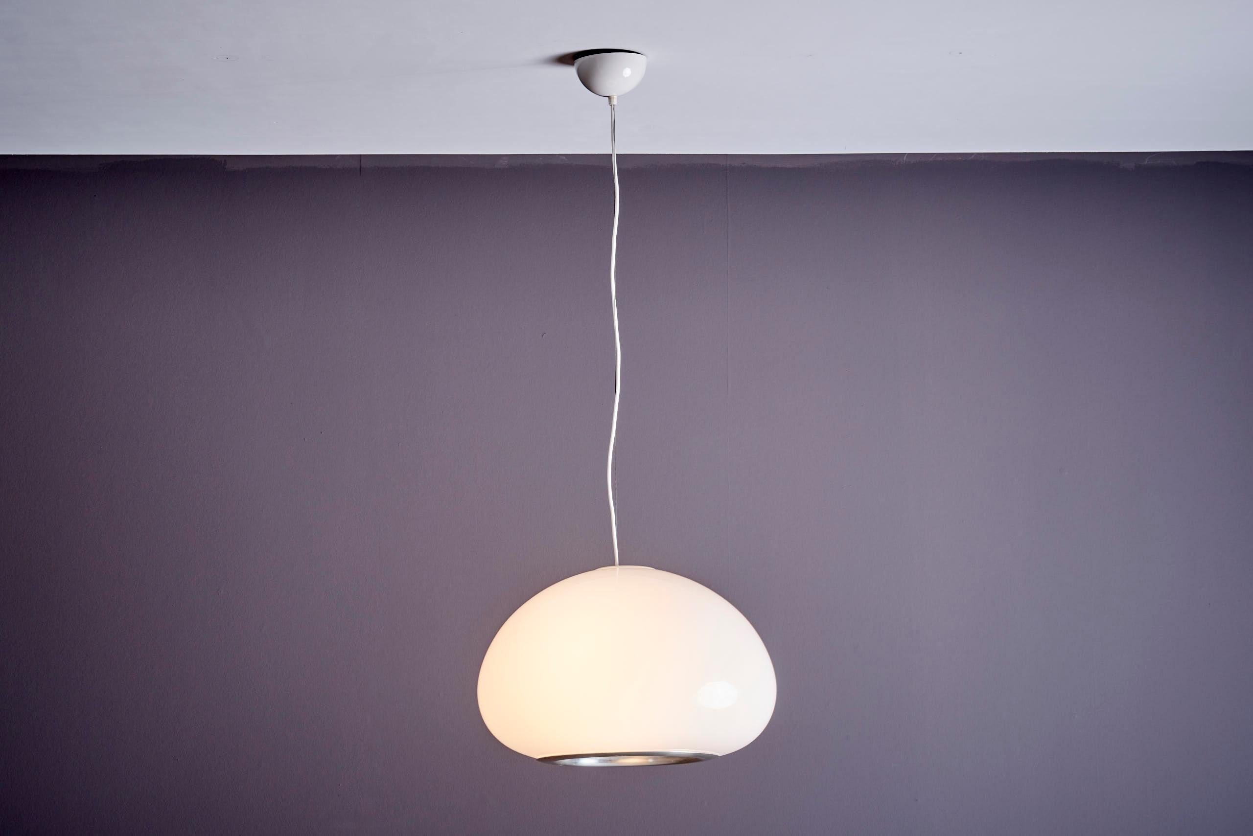 Mid-Century moderno Nuovo stock 