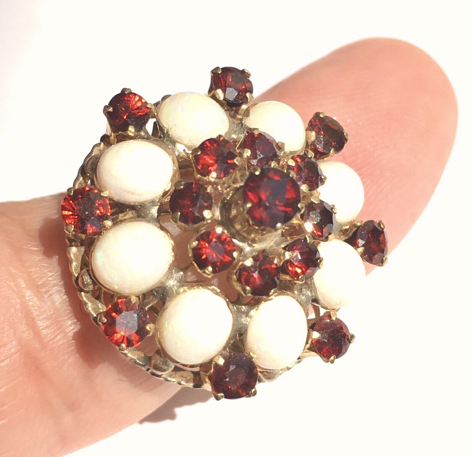 Bague pour femme de style bombe des années 1960, en or jaune 14 carats, grenat et opale, neuve en vente 2
