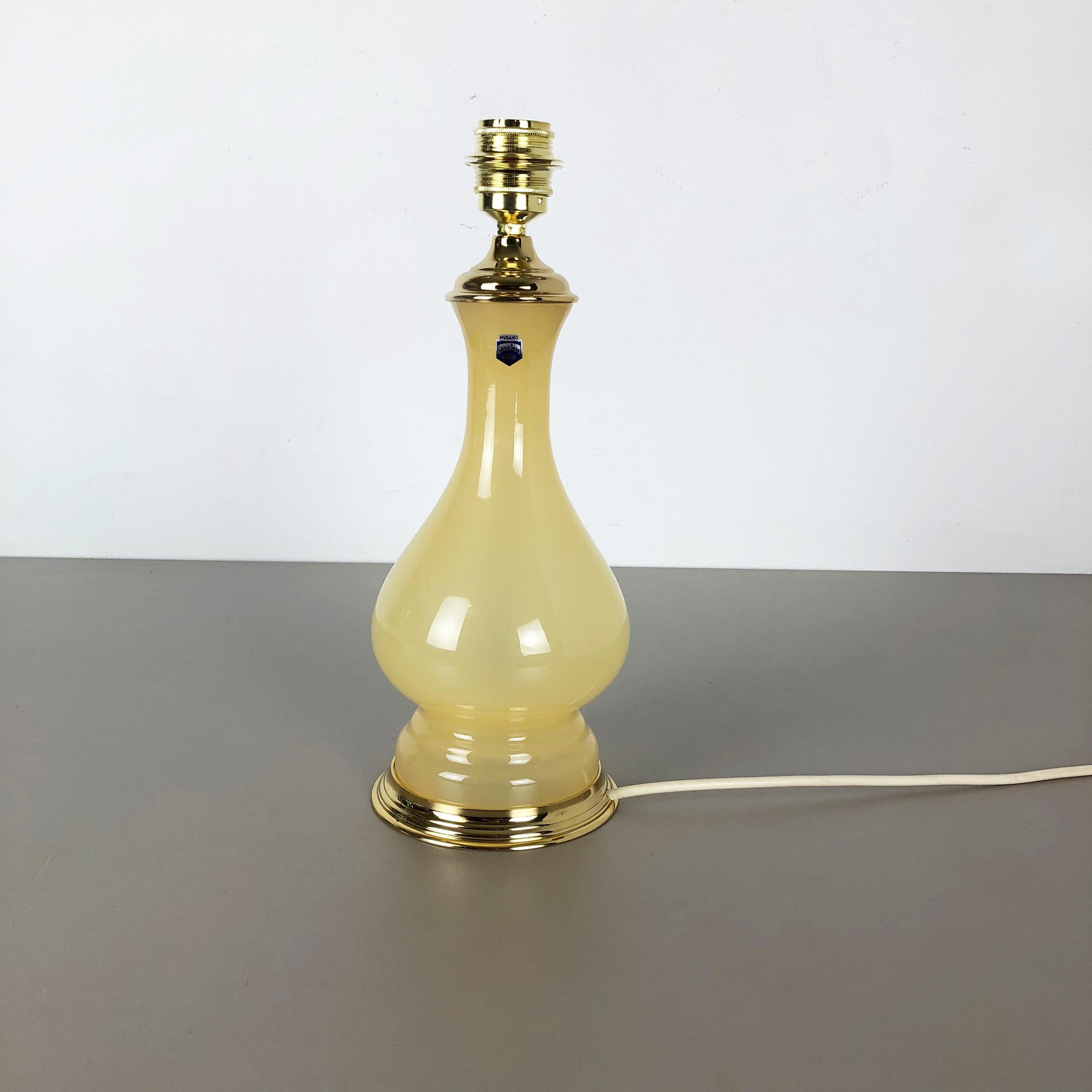 New Old Stock, Large Opaline Murano Glass Table Desk Light Cenedese Vetri, 1960s For Sale 4