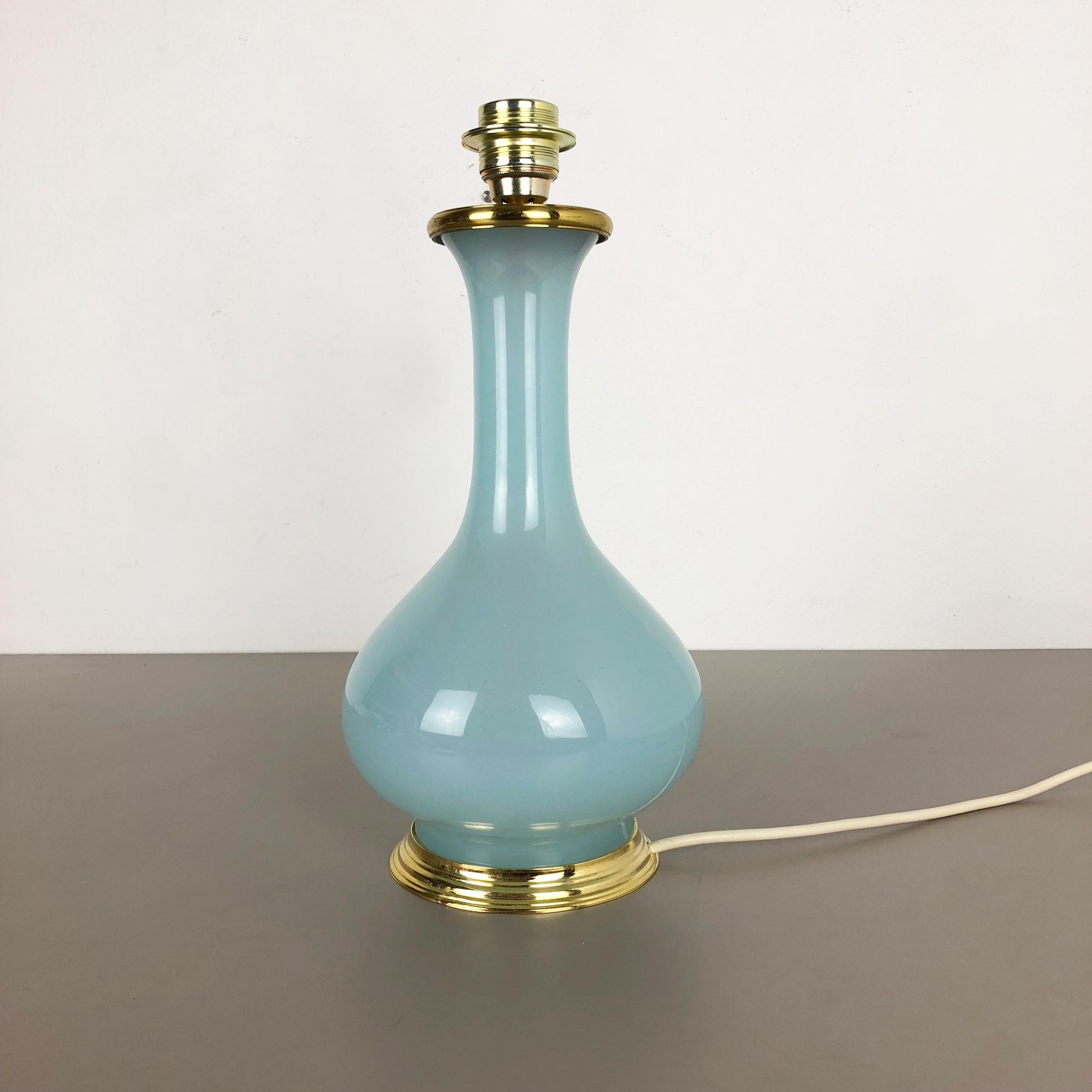 New Old Stock, Opaline Murano Glass Table Light by Cenedese Vetri, Italy 1960 In Excellent Condition In Kirchlengern, DE