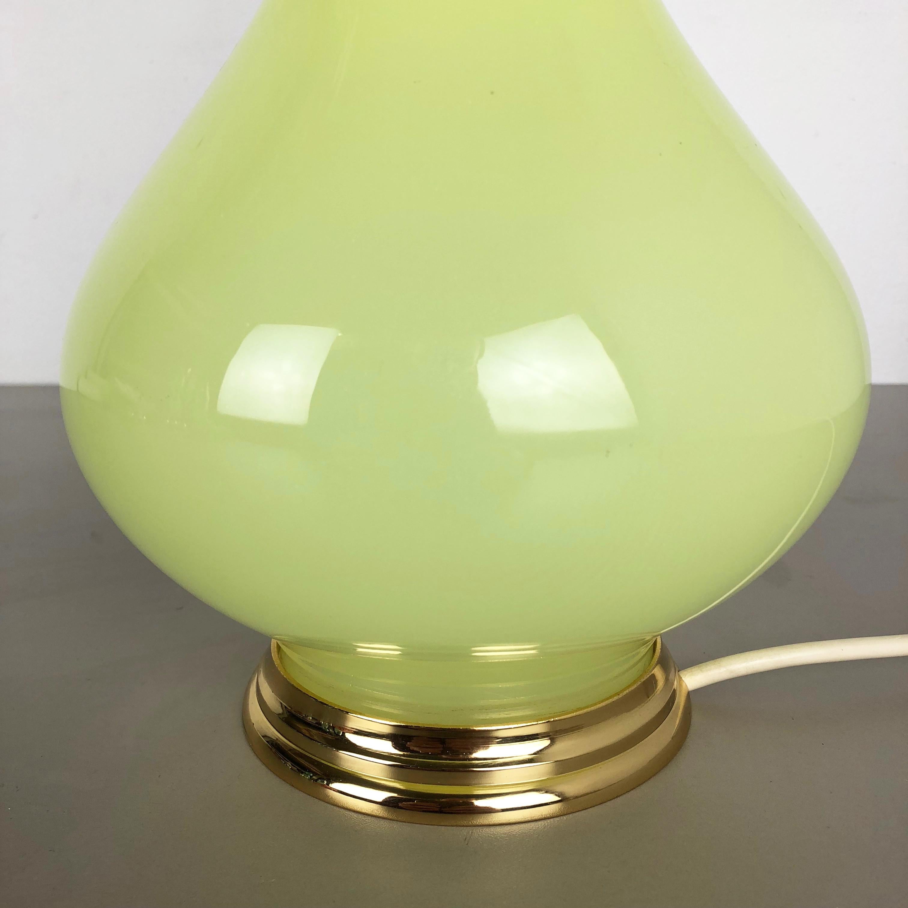 New Old Stock, Large Opaline Murano Glass Table Light Cenedese Vetri Italy 1960s For Sale 5