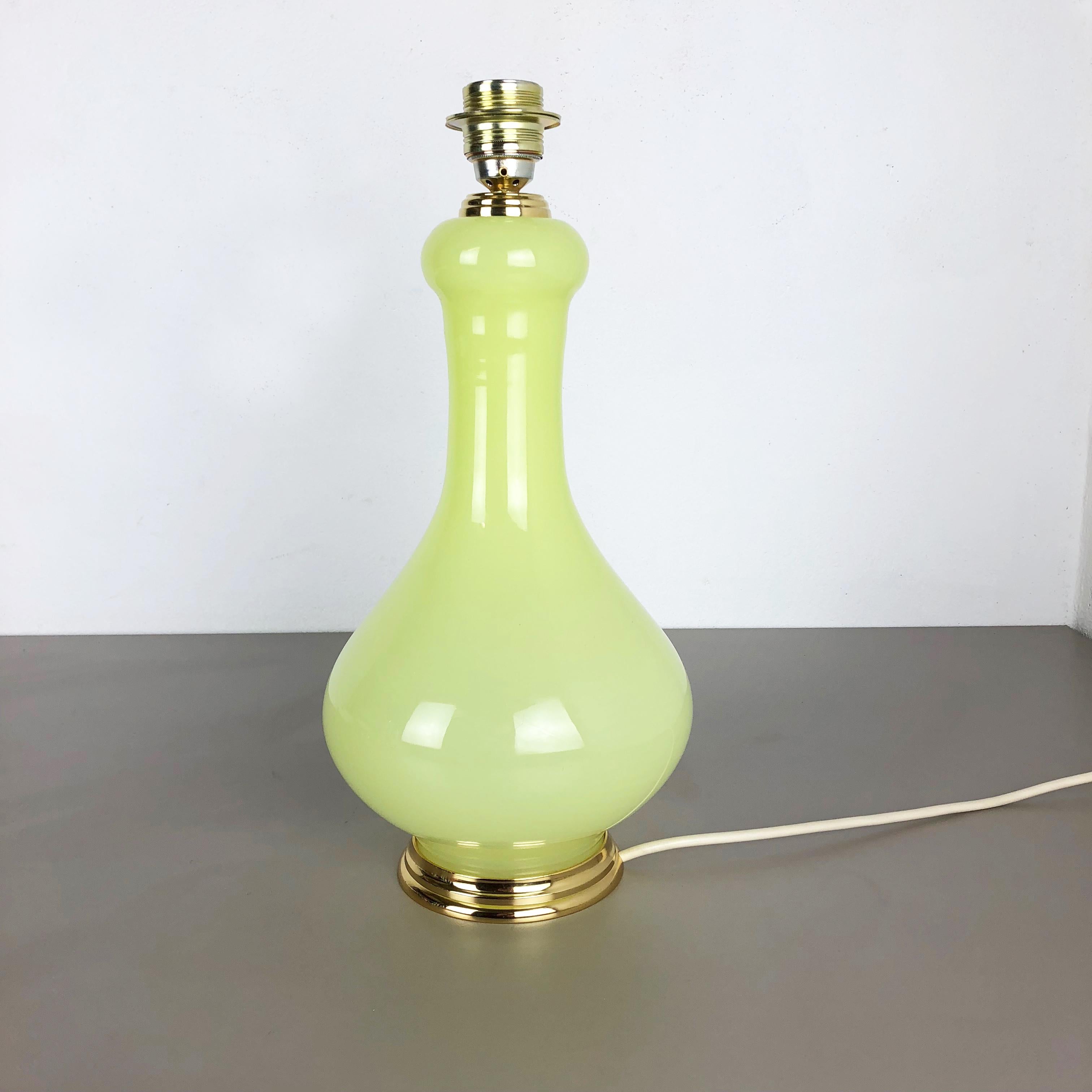 Mid-Century Modern New Old Stock, Large Opaline Murano Glass Table Light Cenedese Vetri Italy 1960s For Sale