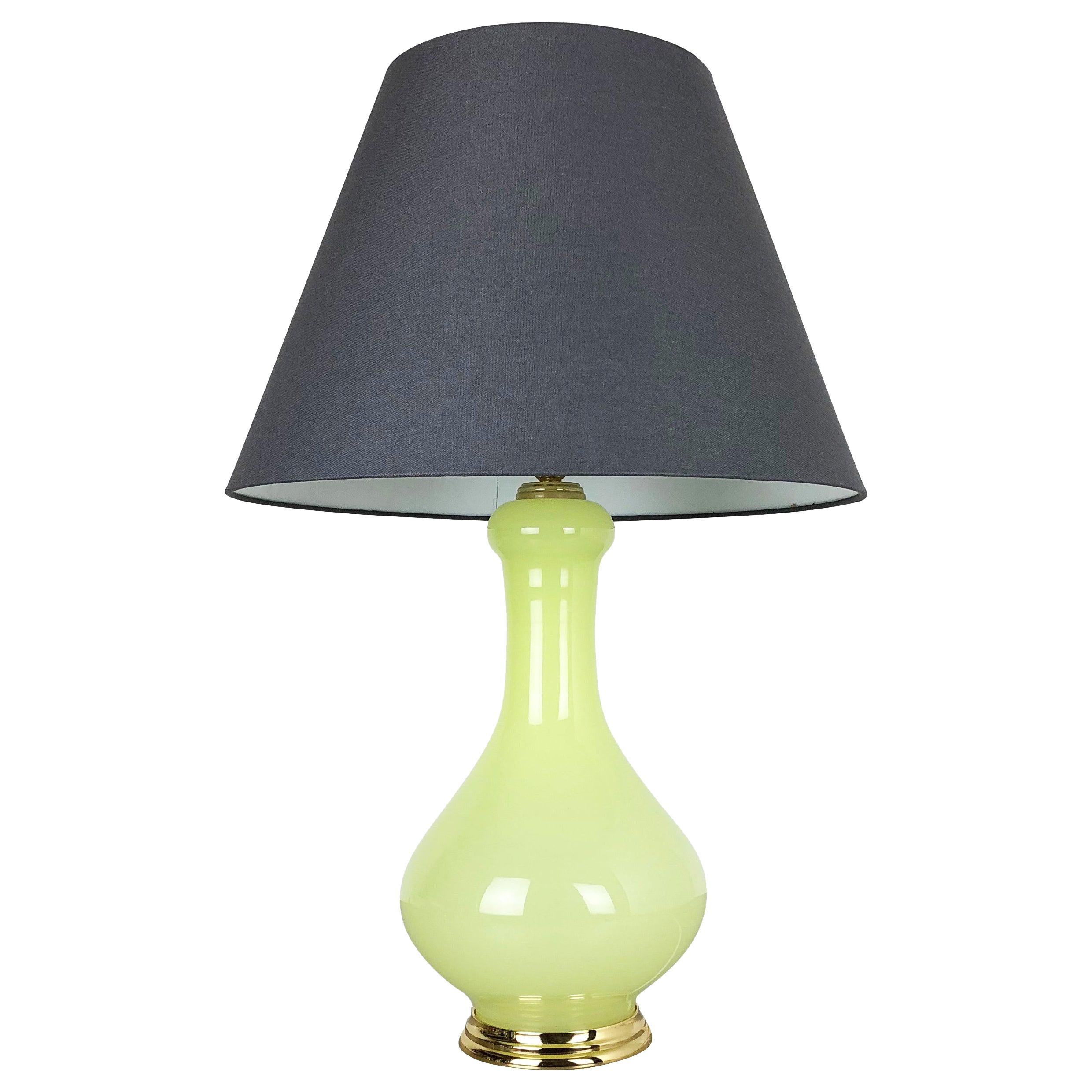Nuovo stock, Grande lampada da tavolo in vetro di Murano opalino Cenedese Vetri Italia 1960s