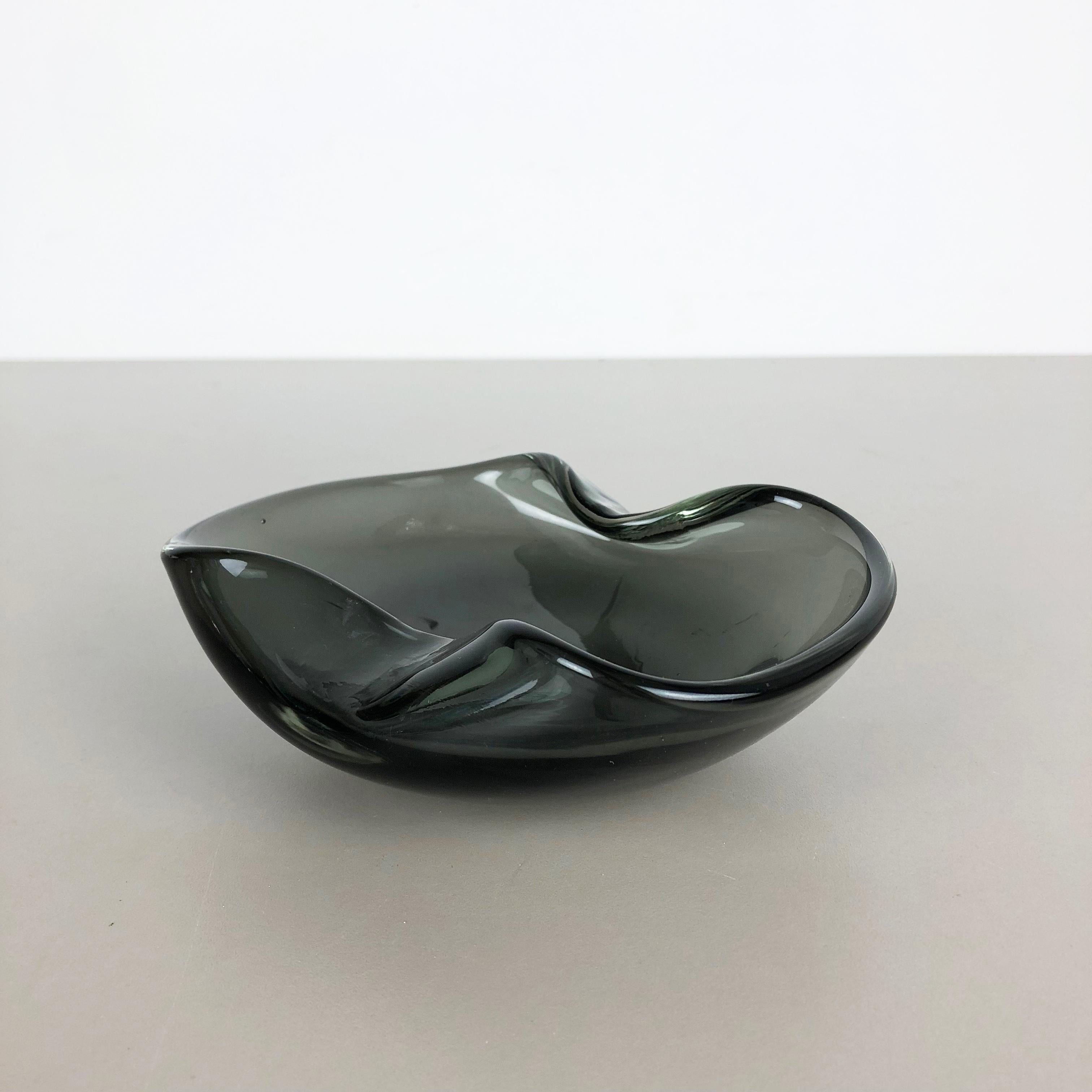 Mid-Century Modern New Old Stock, Murano Glass Shell Bowl Antonio da Ros, Cenedese Italy 1960s No2