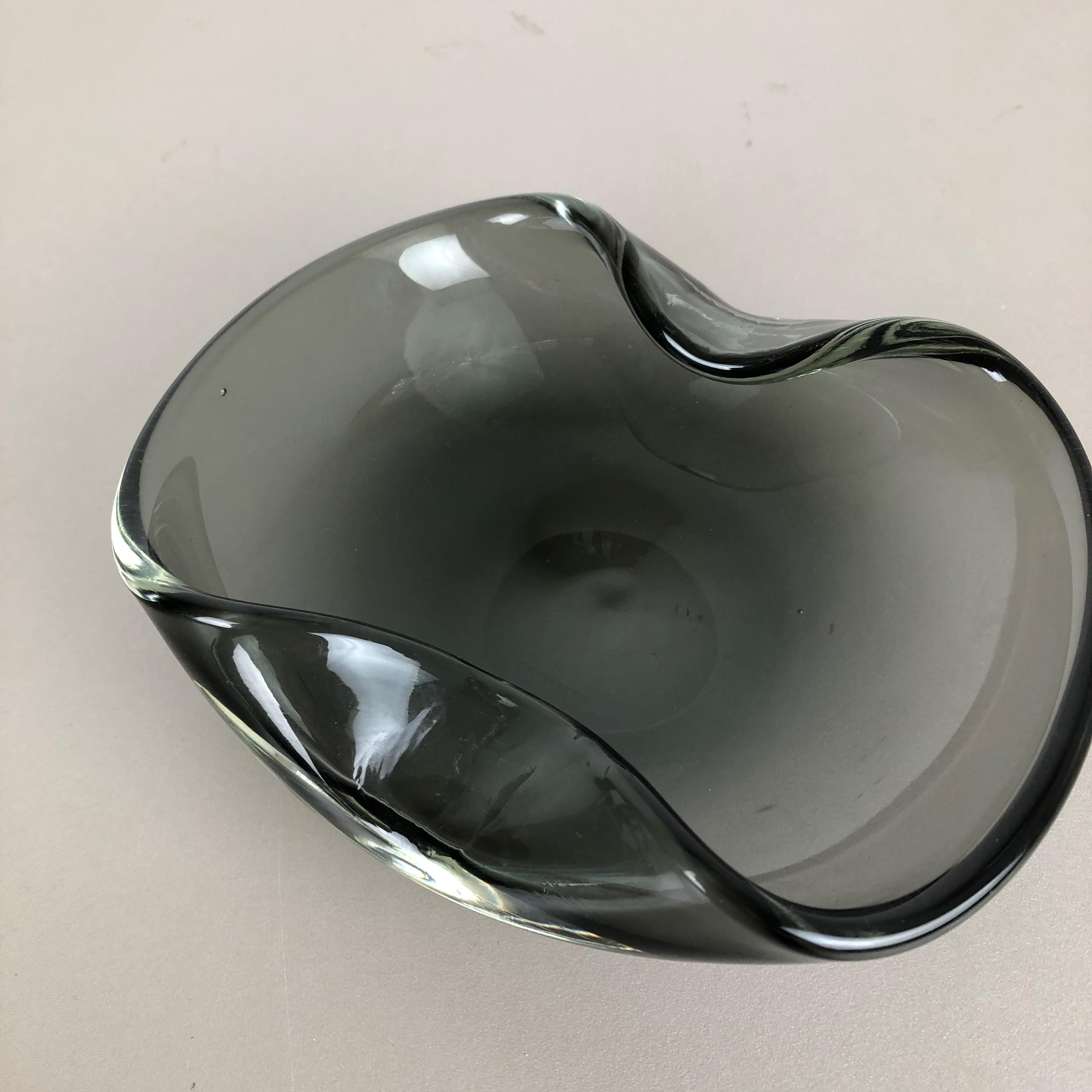 20th Century New Old Stock, Murano Glass Shell Bowl Antonio da Ros, Cenedese Italy 1960s No 2 For Sale
