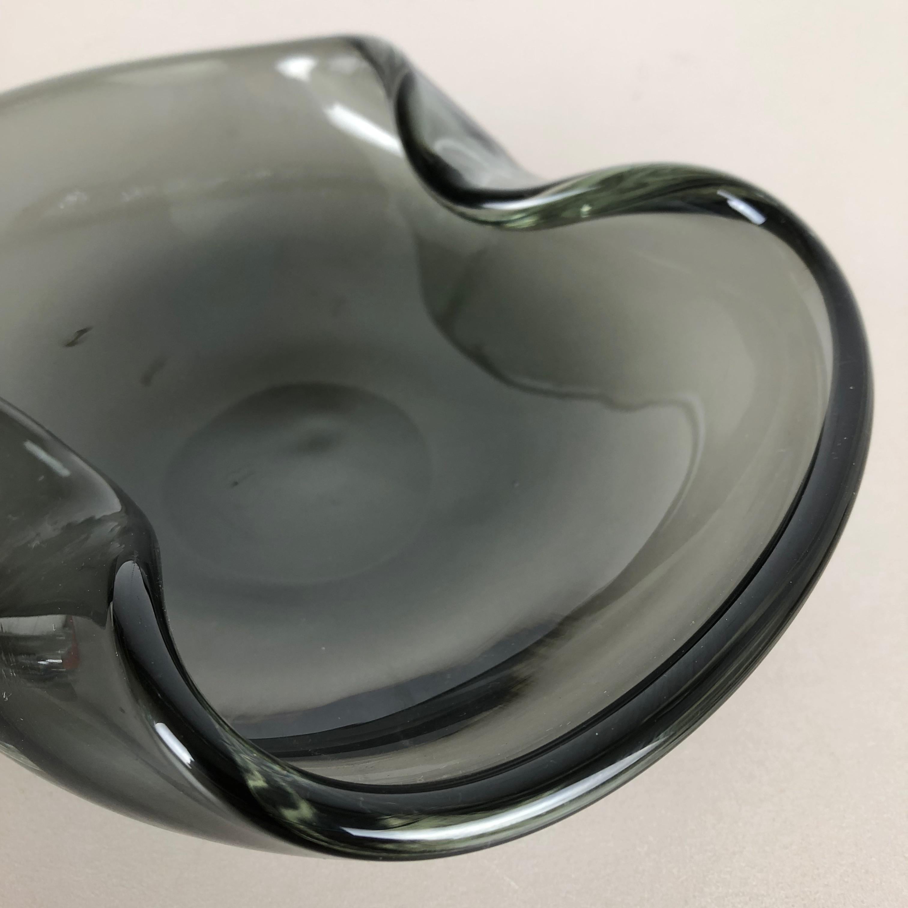 New Old Stock, Murano Glass Shell Bowl Antonio da Ros, Cenedese Italy 1960s No 2 For Sale 2