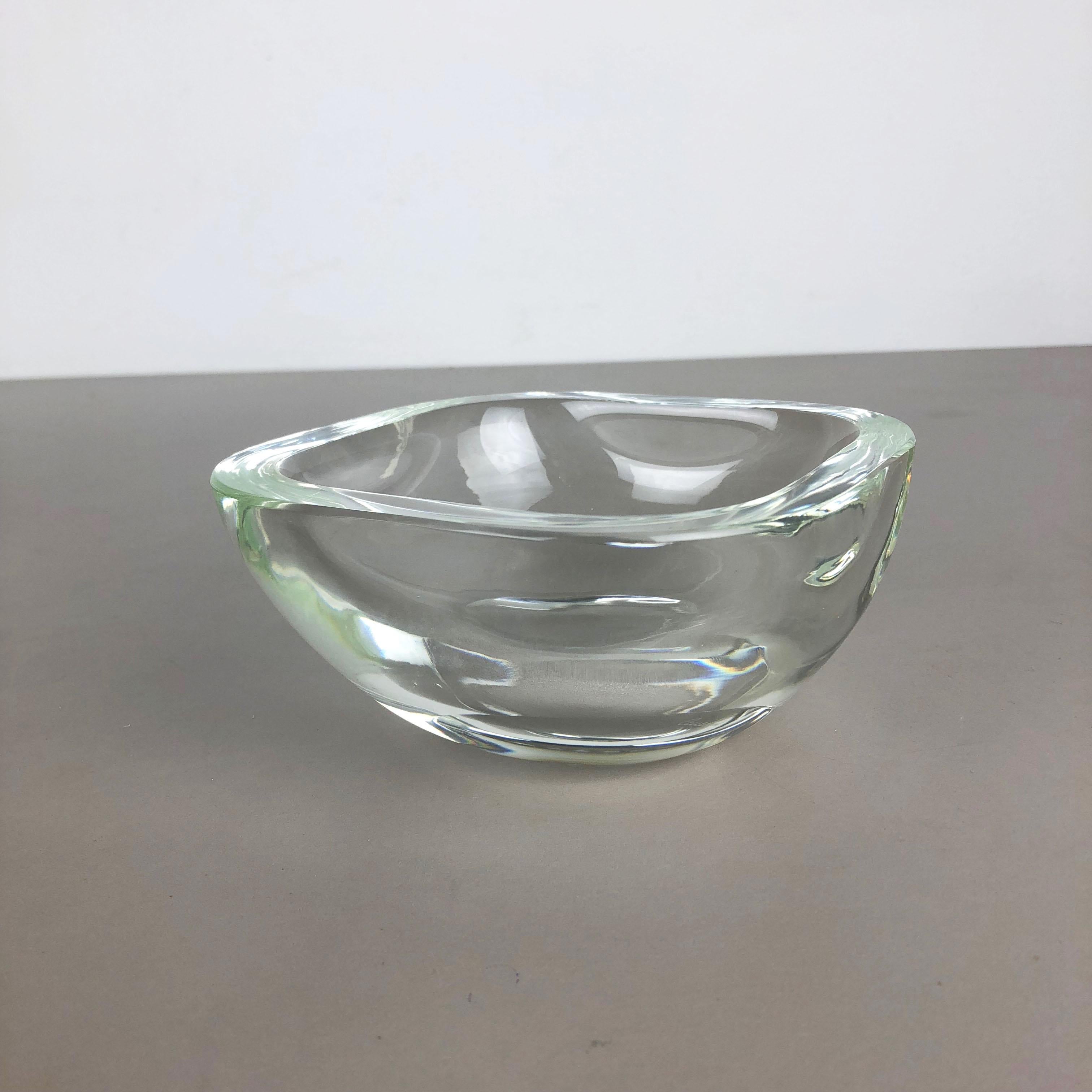 New Old Stock, Murano Heavy Clear Glass Shell Bowl, by Gino Cenedese Italy, 1960 In Excellent Condition In Kirchlengern, DE