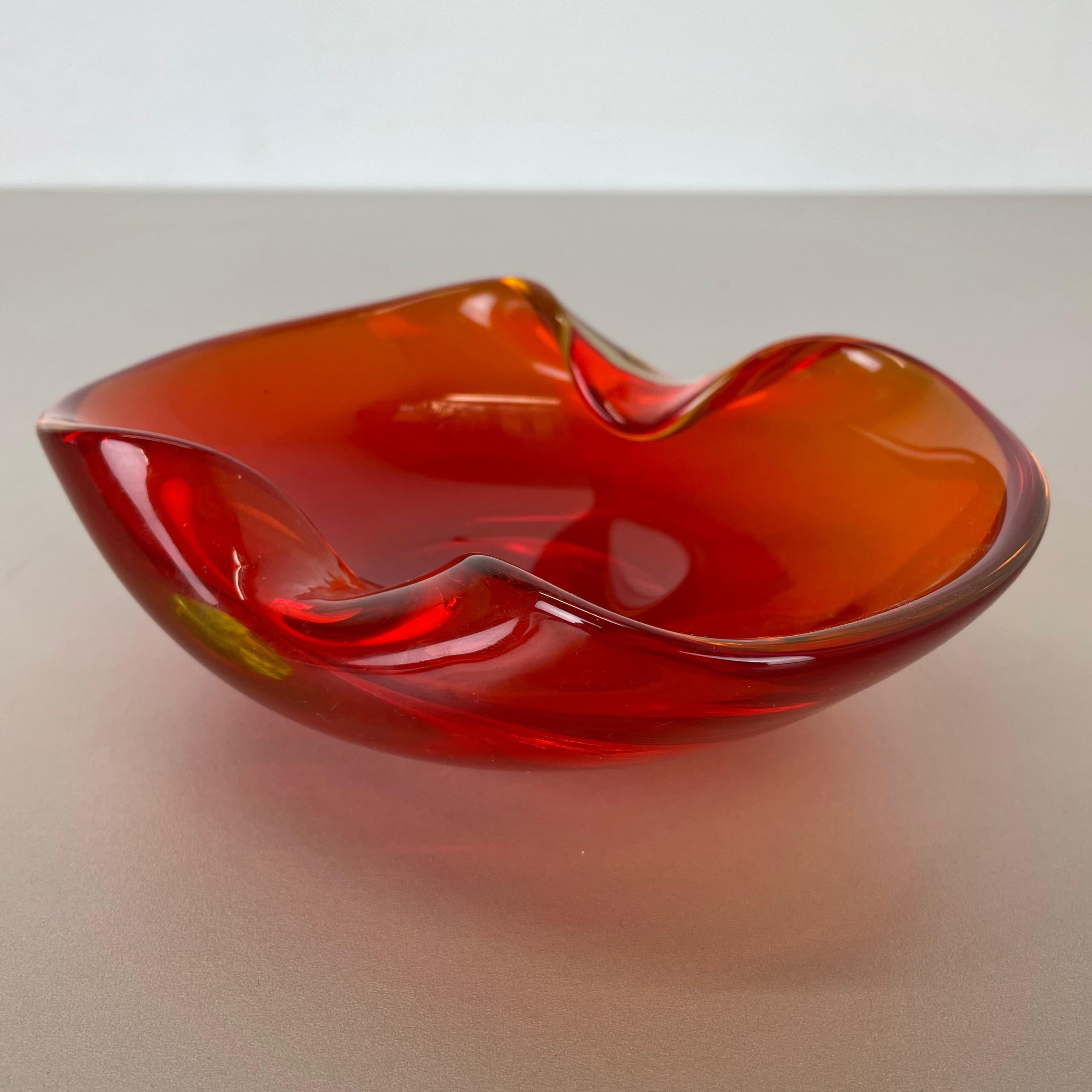 New Old Stock, Murano Red Glass Shell Bowl Antonio da Ros, Cenedese Italy, 1960s 5