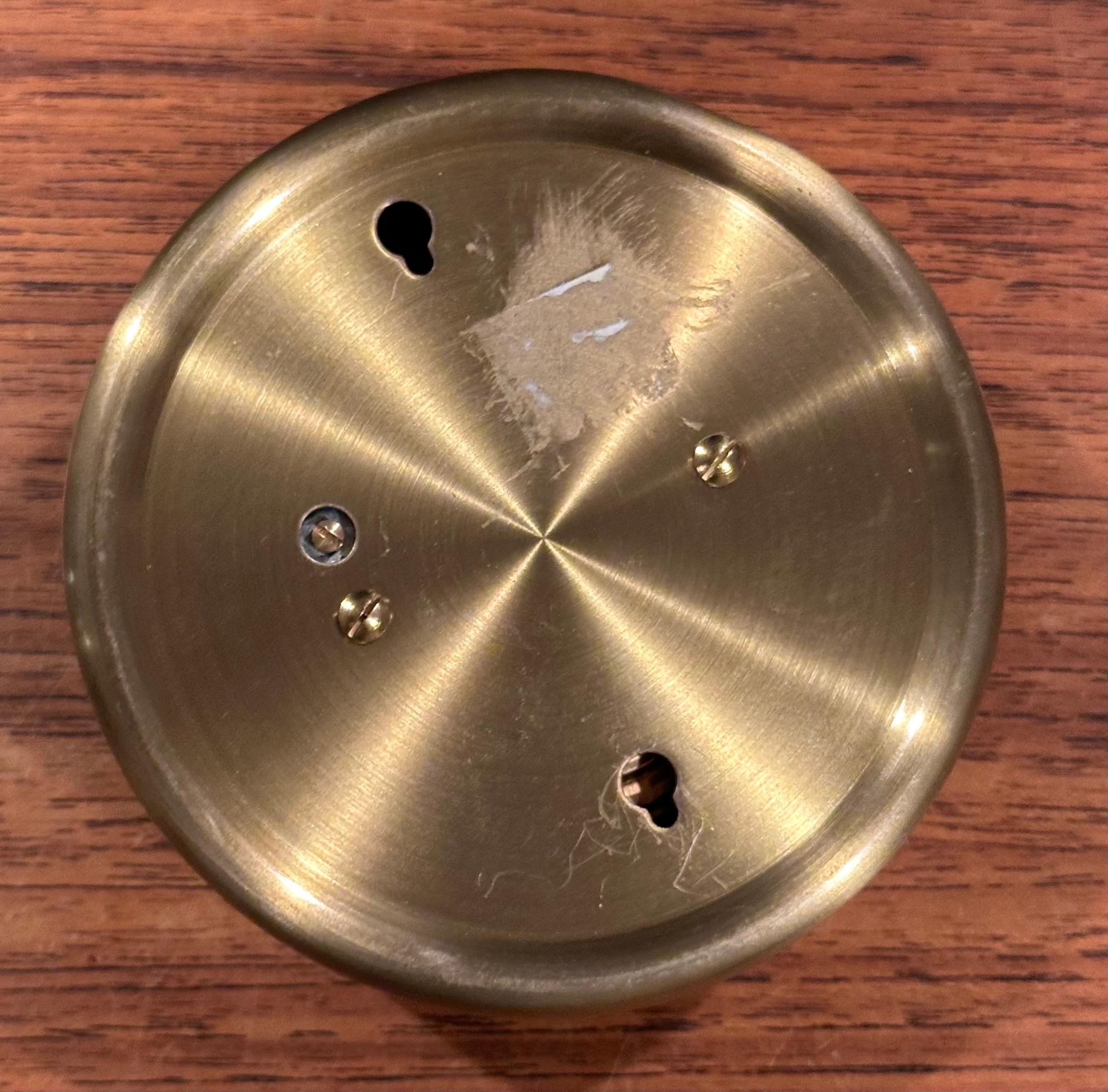 New / Old Stock Precision Wall Barometer in Brass by The Nature Company In Excellent Condition For Sale In San Diego, CA