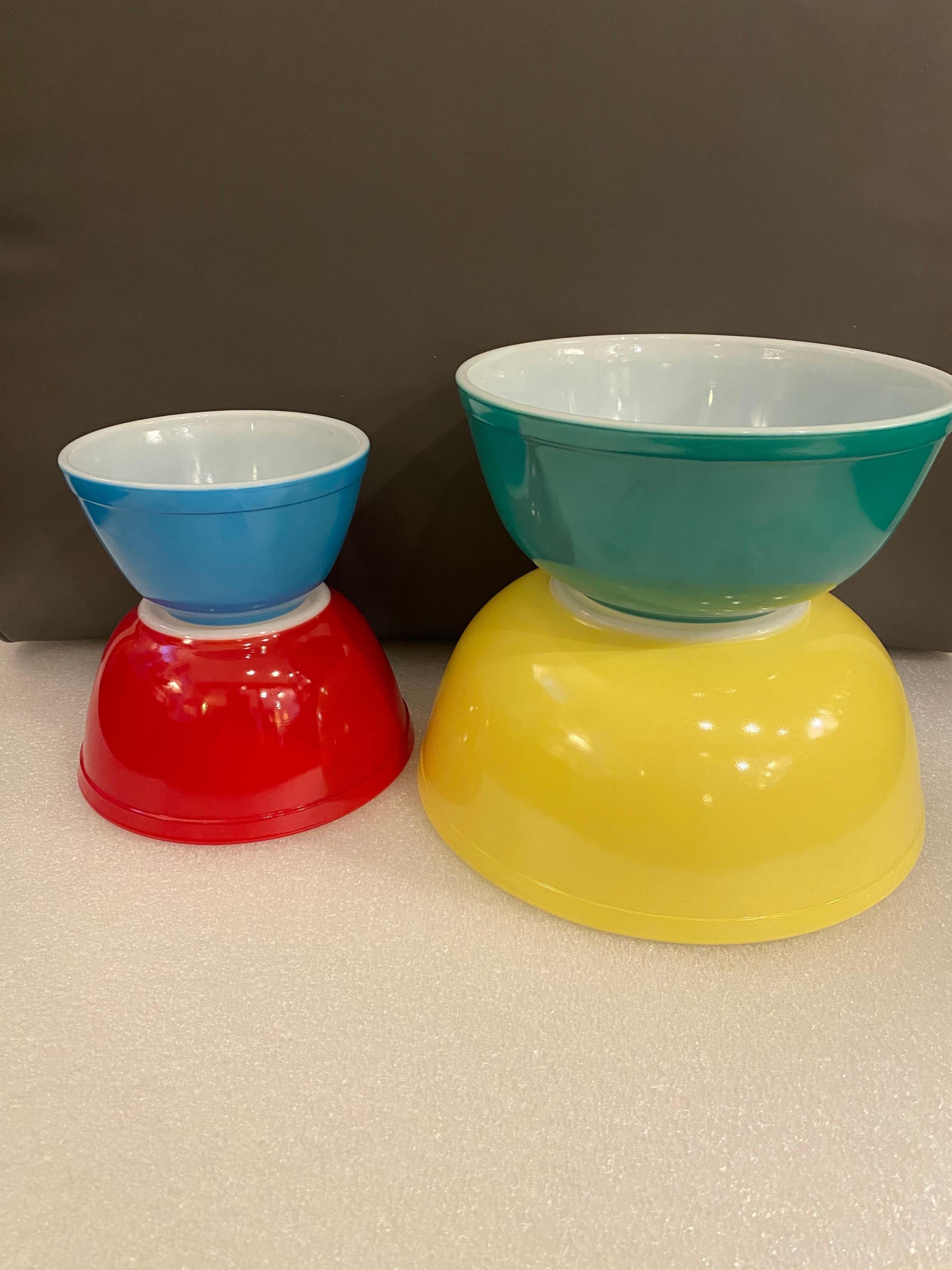 American New Old Stock Pyrex Primary Color Bowl Set For Sale