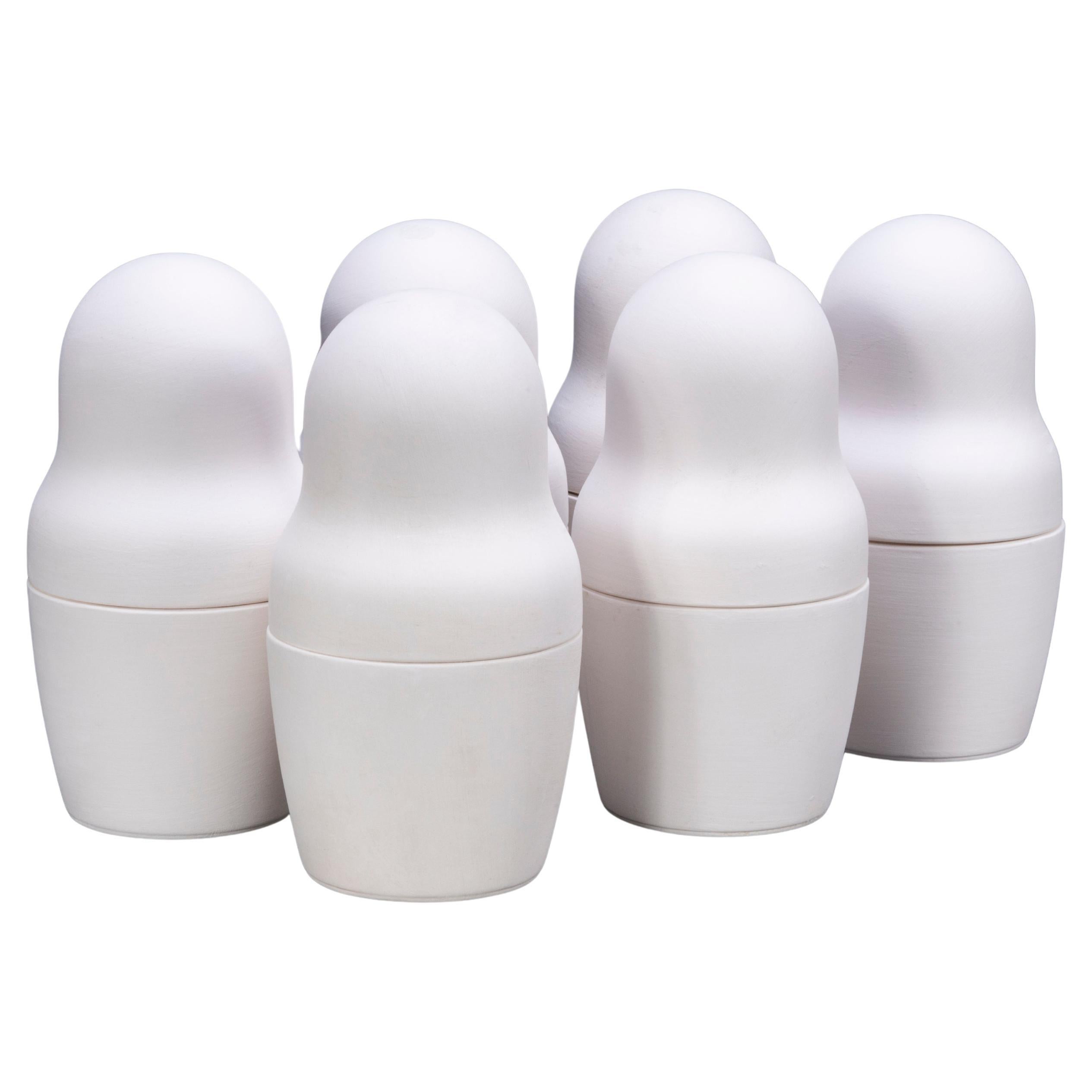 Nuevo Viejo Stock Cerámica Cruda - Juego De Cuatro Muñecas Rusas Blancas en venta