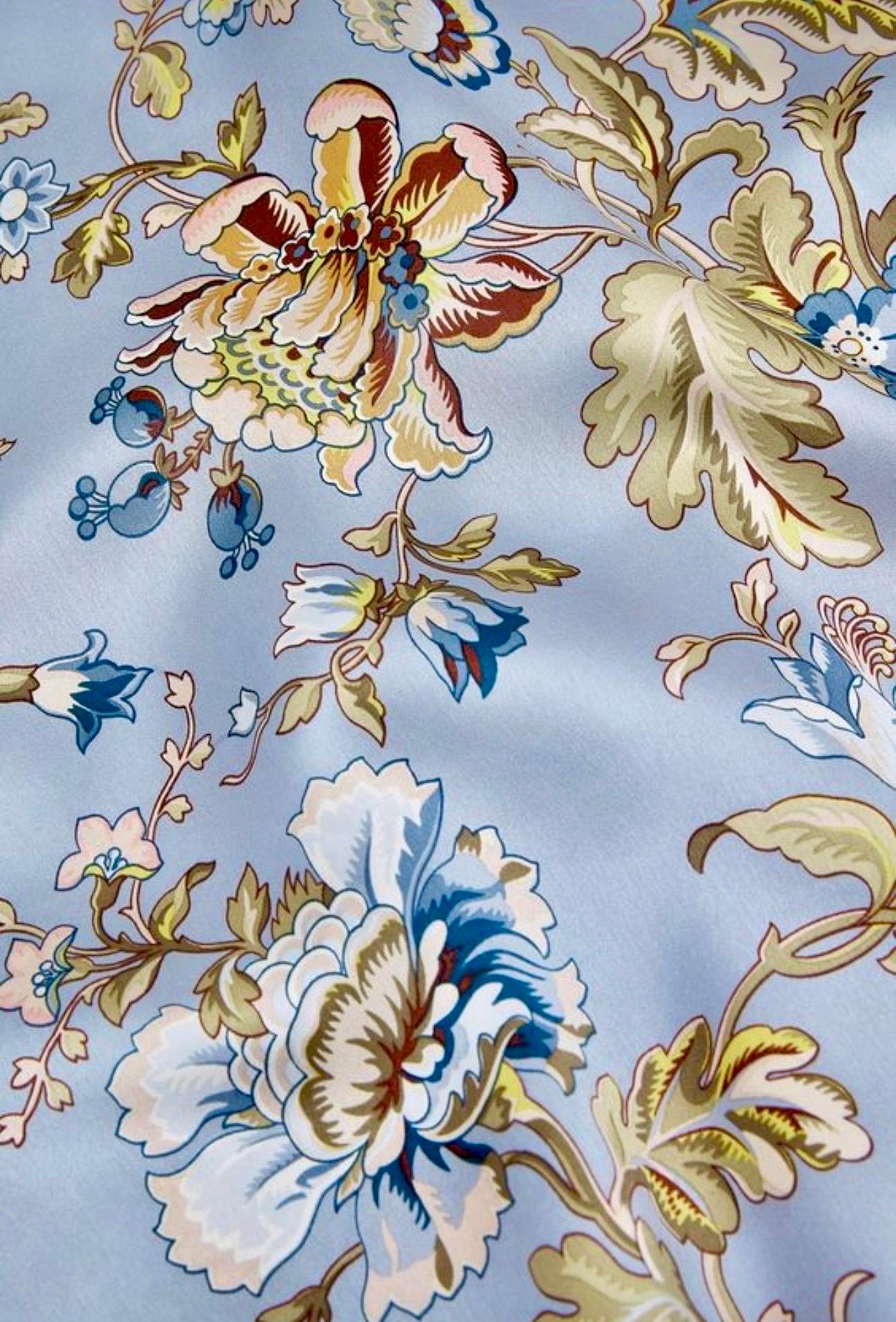 Gray NEW Olivia von Halle Soft Blue Floral Print Silk Dressing Gown Kimono Robe OS For Sale