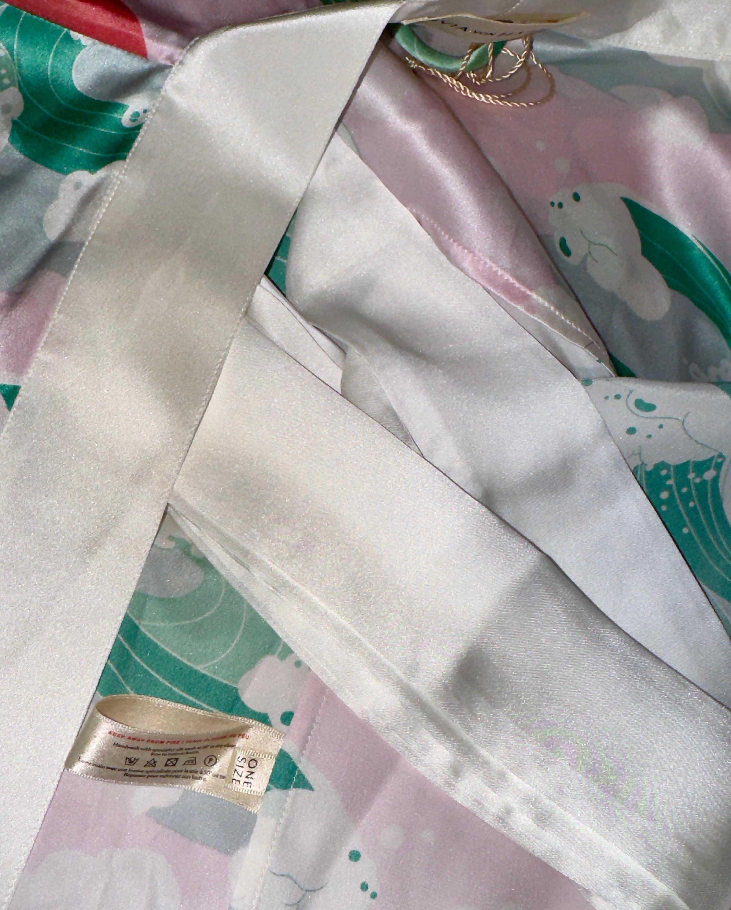 Olivia von Halle Blush Japanisches Seidenkleid mit japanischem Druck Kimono Robe OS, NEU, NEU im Angebot 2