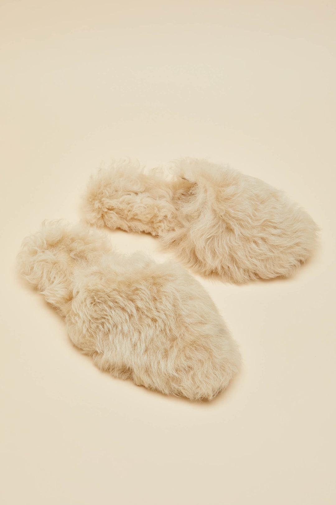 NUEVO Olivia von Halle Zapatillas de piel de merino beige natural de edición limitada 37 Beige en venta