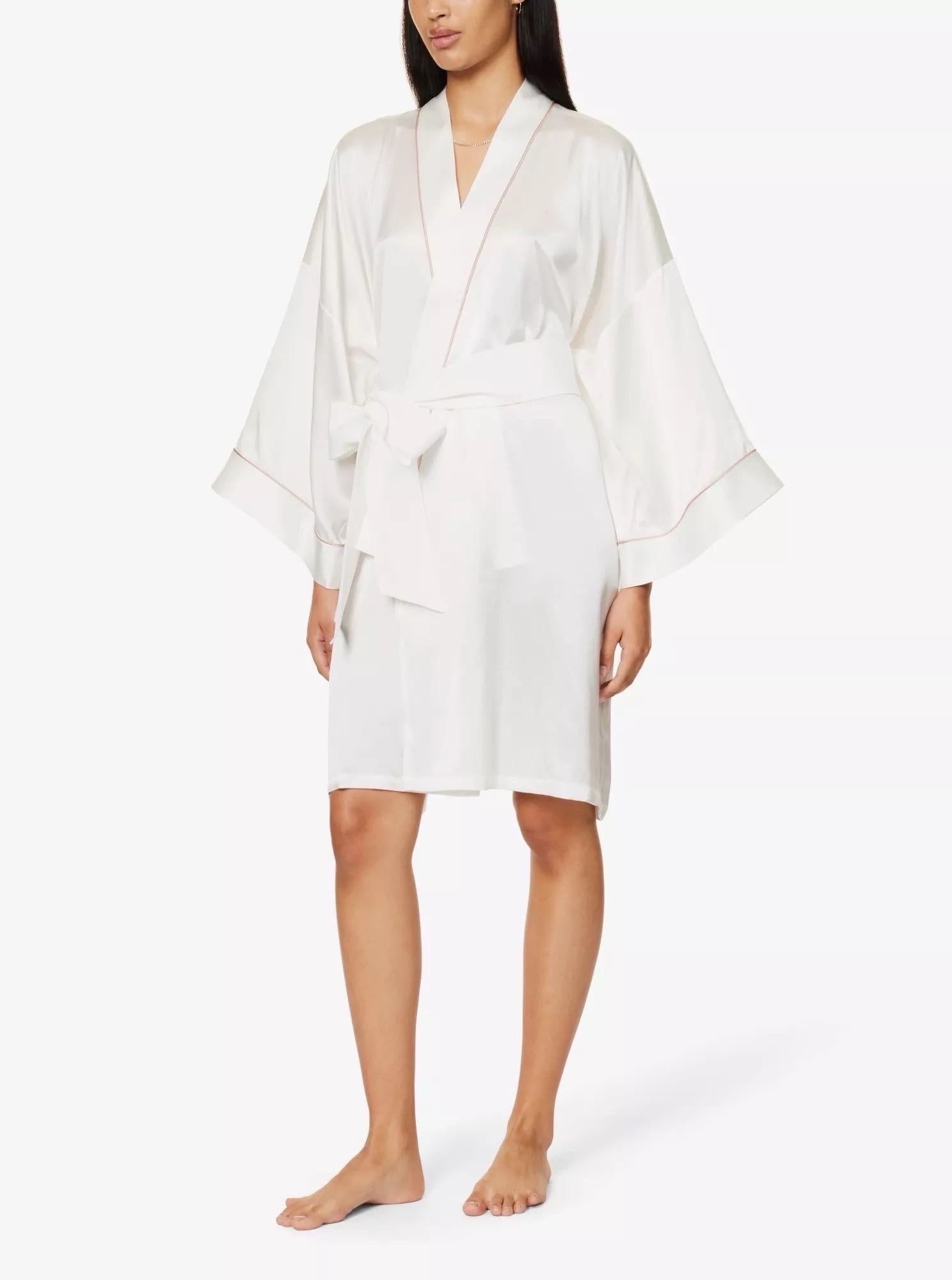 Gray NEW Olivia von Halle Cream Silk Dressing Gown Japanese Kimono Robe OS For Sale