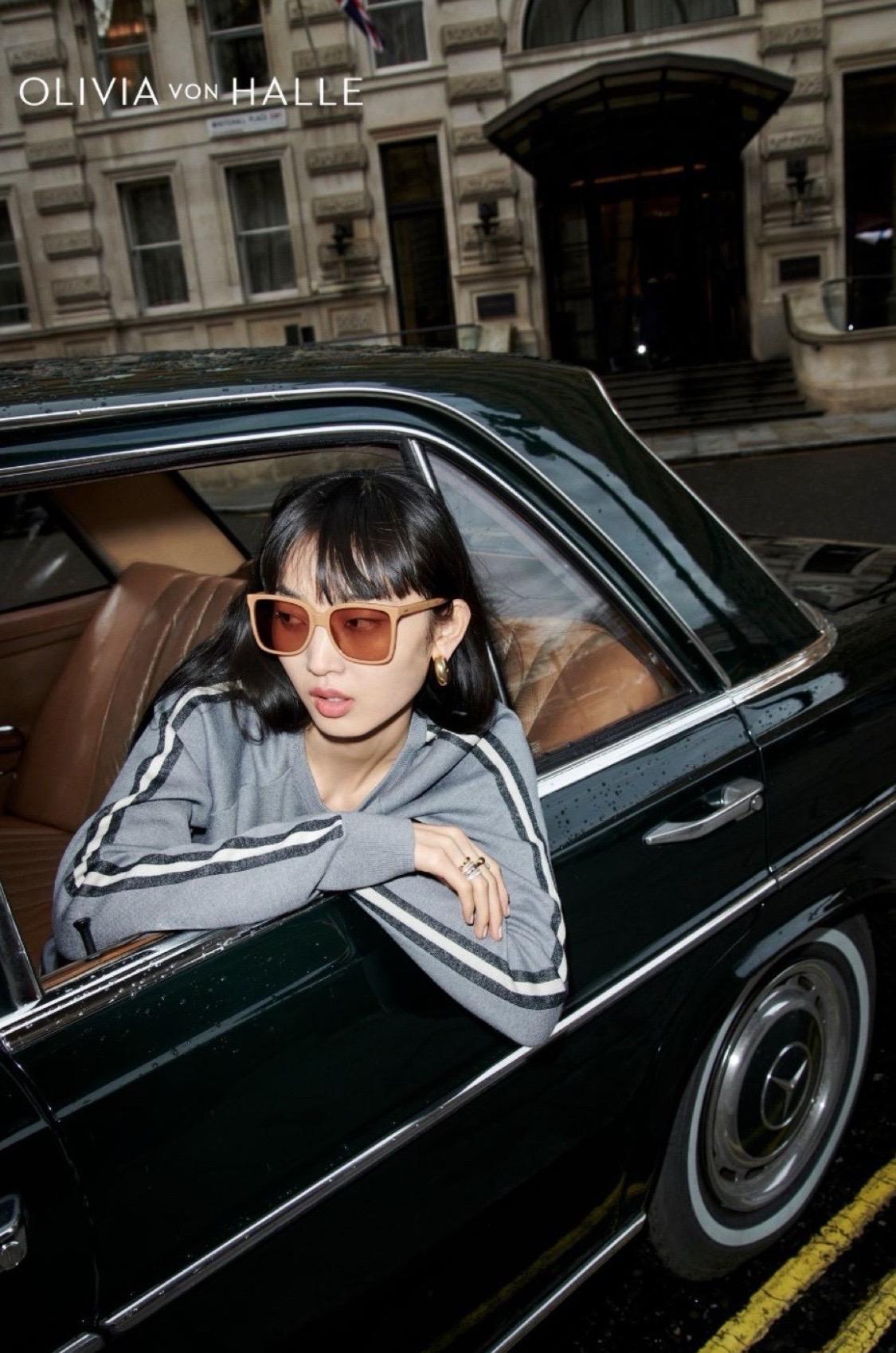 NEW Olivia Von Halle Pull en cachemire et soie grise Pullover S en vente 5