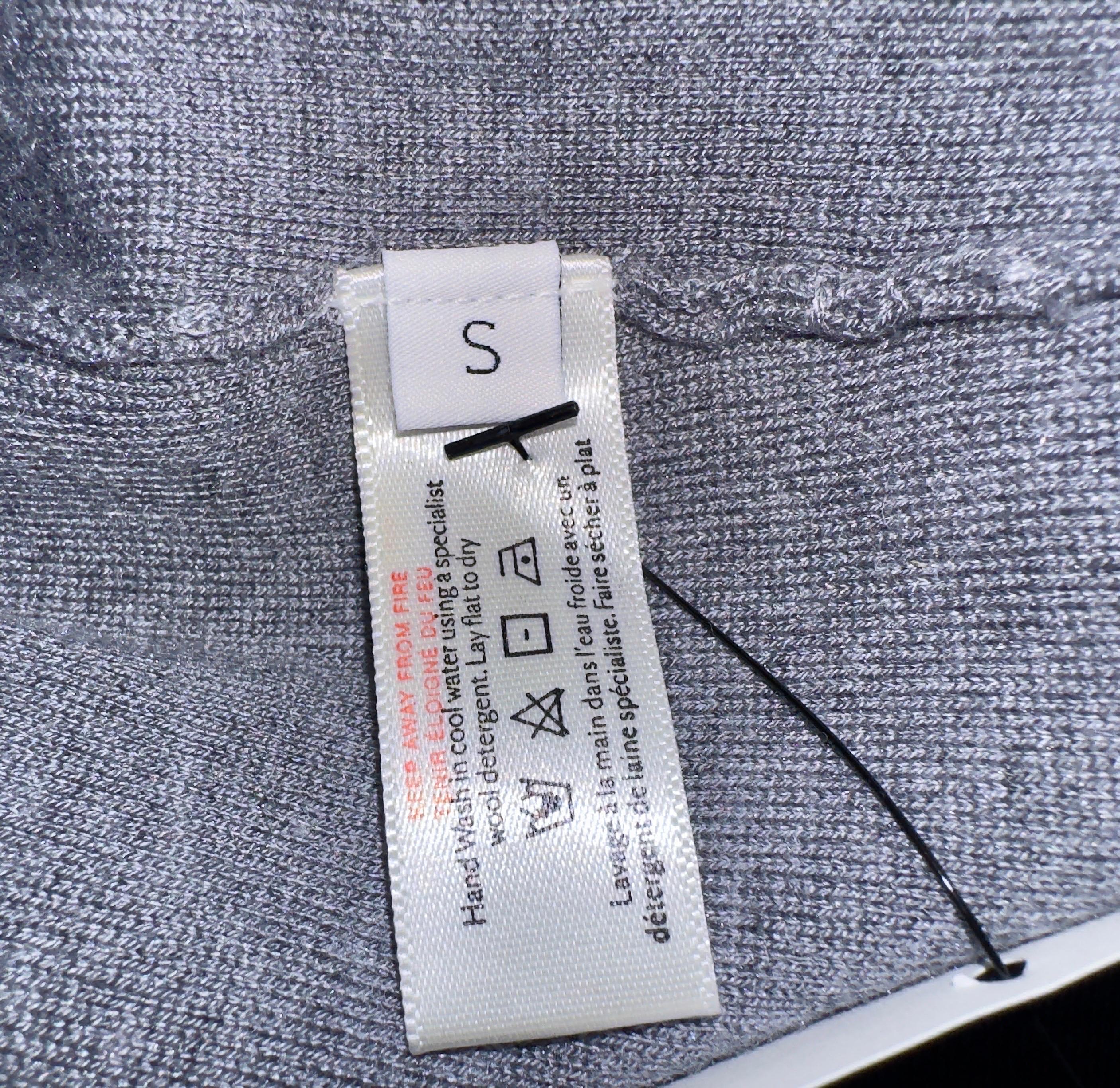 NEW Olivia Von Halle Pull en cachemire et soie grise Pullover S en vente 1