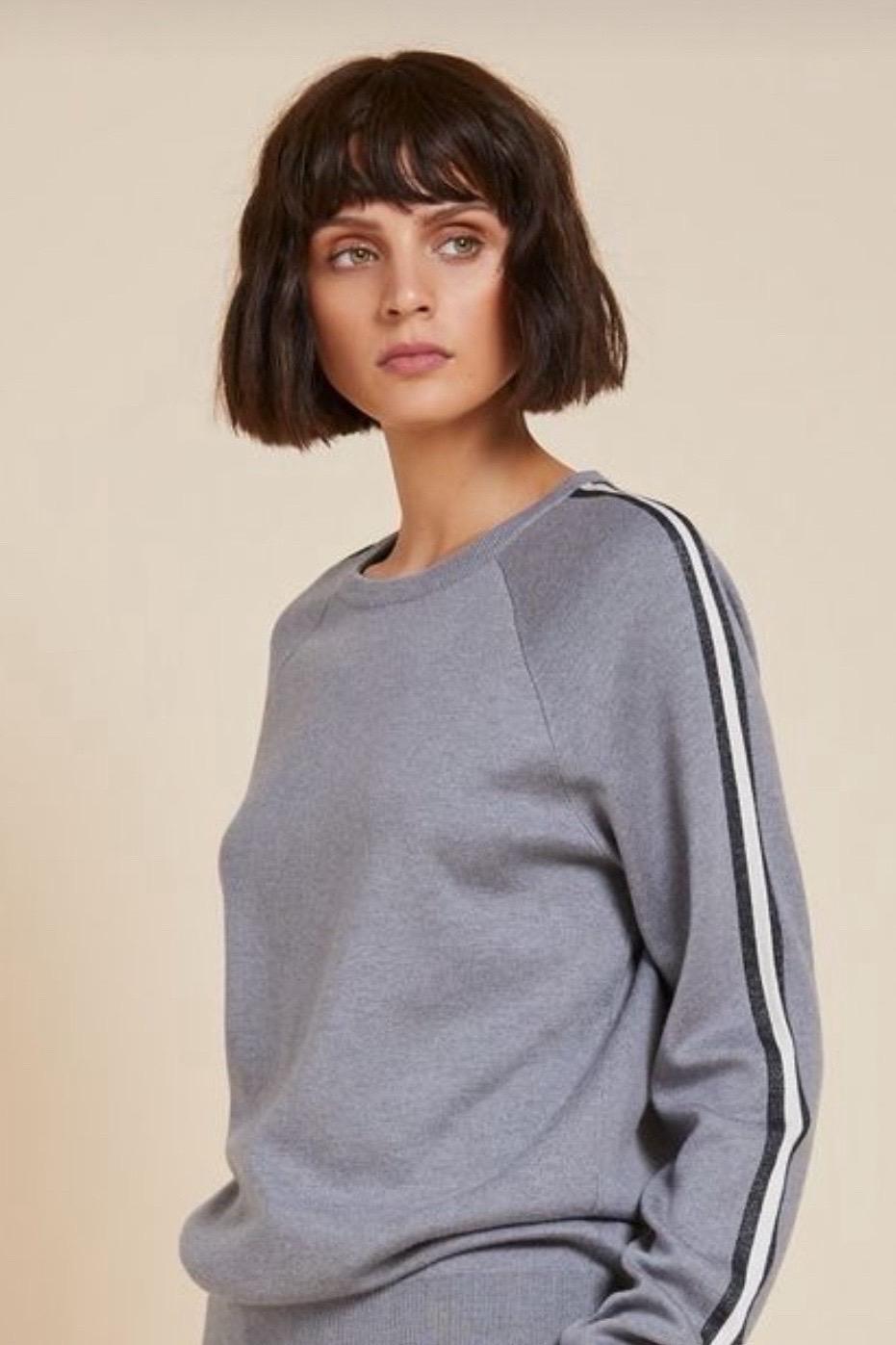 NEW Olivia Von Halle Pull en cachemire et soie grise Pullover S en vente 3