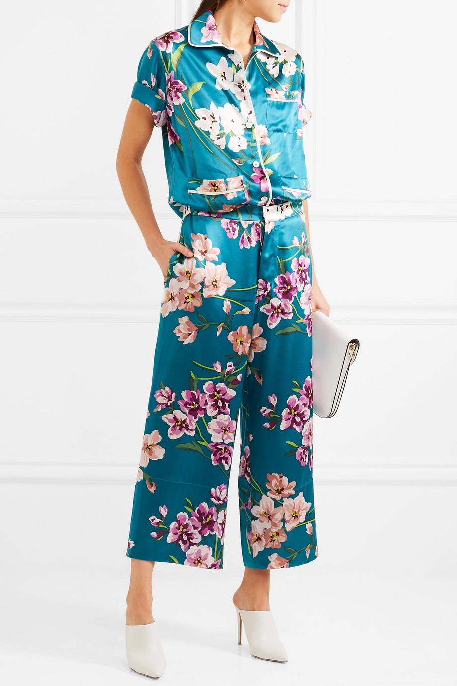 Wonderful 2-piece silk suit by Olivia von Halle

This stunning suit is cut in a relaxed fit and creates an effortless elegant & luxurious look.

After coming home from parties, Olivia von Halle longed for something equally as glamorous to wear while