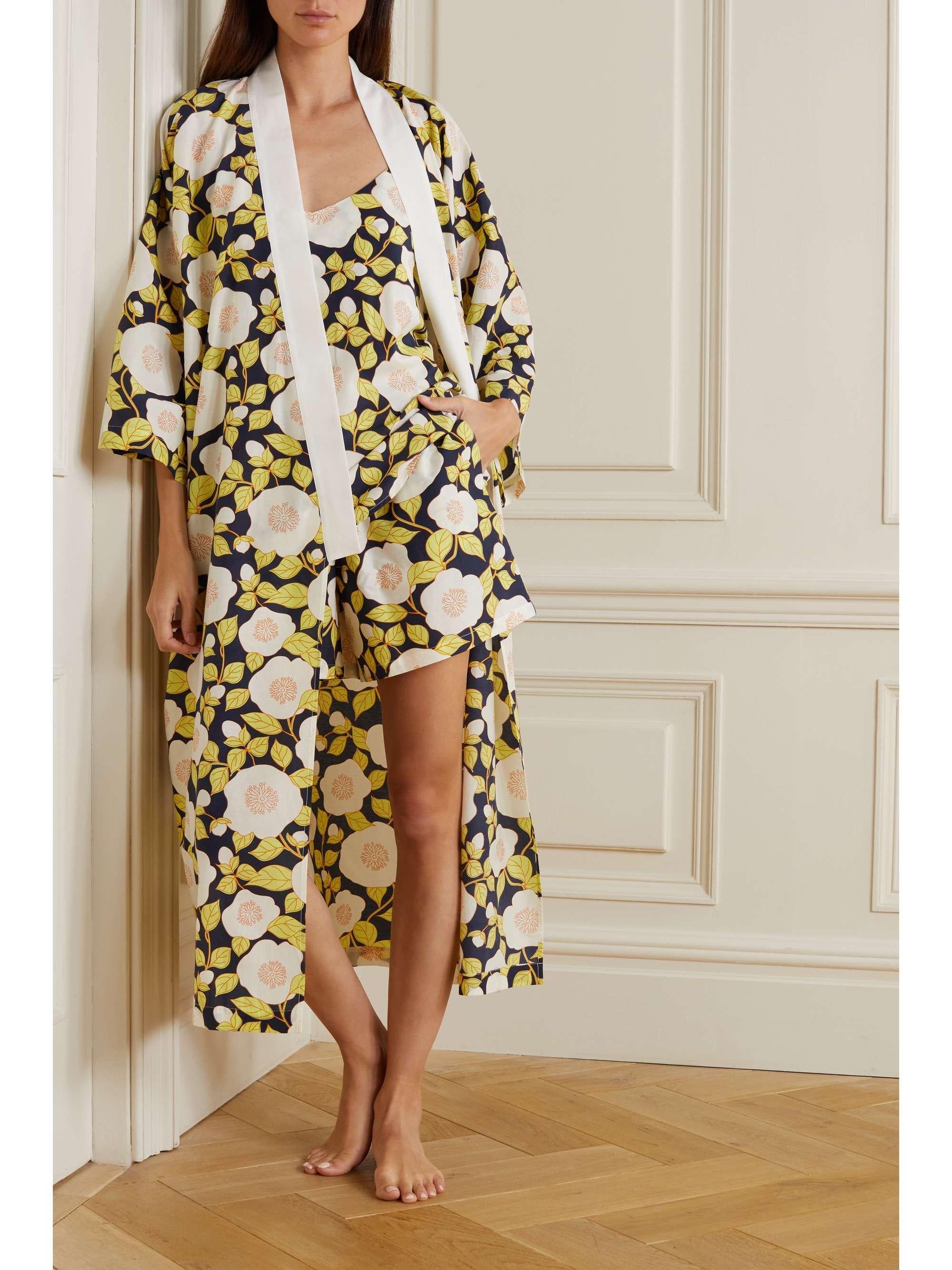 NUEVA Olivia Von Halle Vestido de seda con estampado floral estilo kimono OS Beige en venta