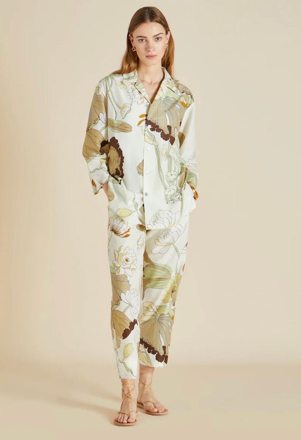 Olivia Von Halle, tailleur de salon en voile de soie imprimé floral, taille M, état neuf en vente 13