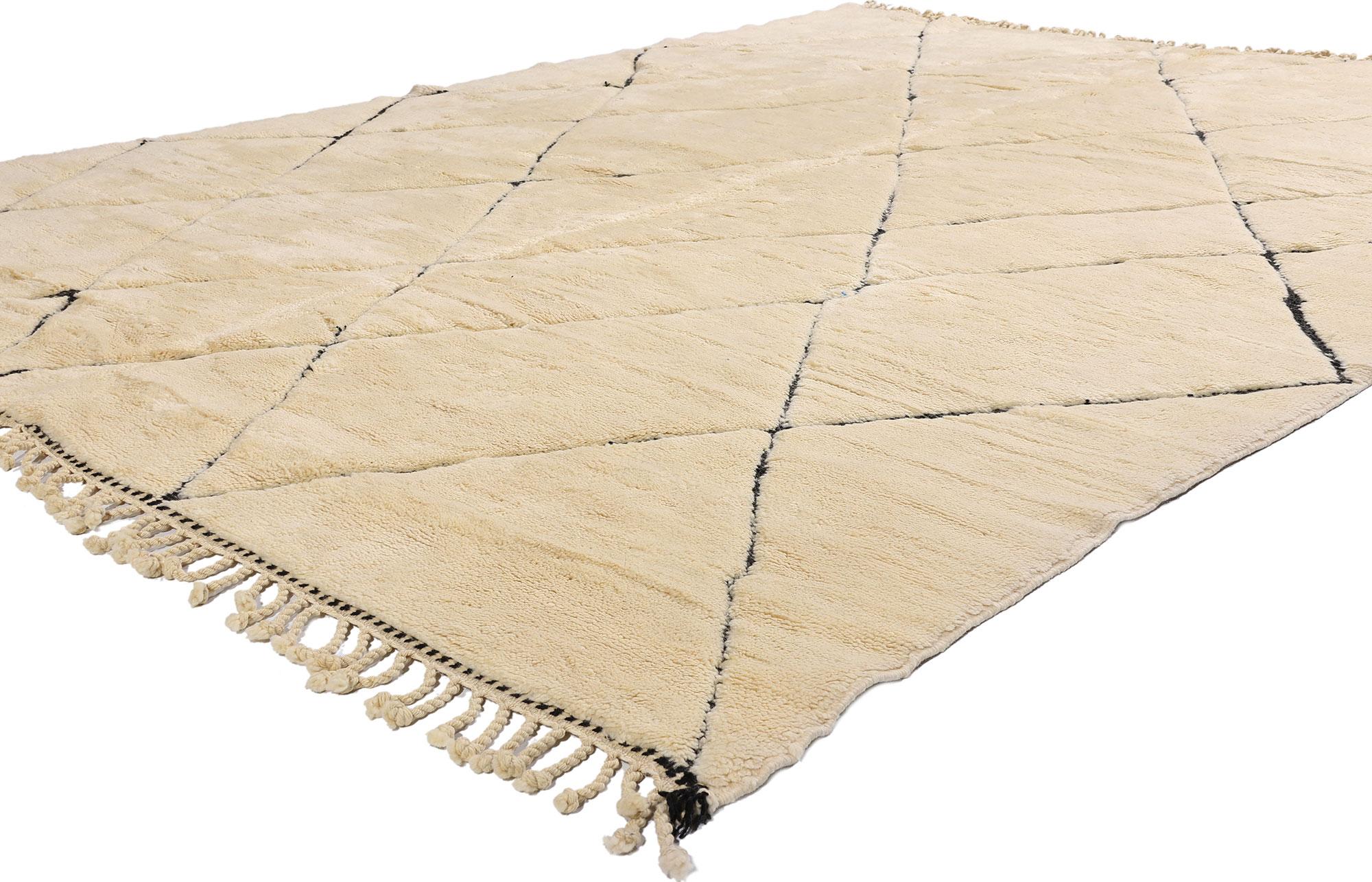 21175 Tapis marocain moderne Beni Mrirt, 09'02 x 11'08. S'inspirant des traditions de tissage vénérées des montagnes de l'Atlas, ce tapis marocain Organic Modern Beni Mrirt en laine nouée à la main dégage une élégance intemporelle et un sens