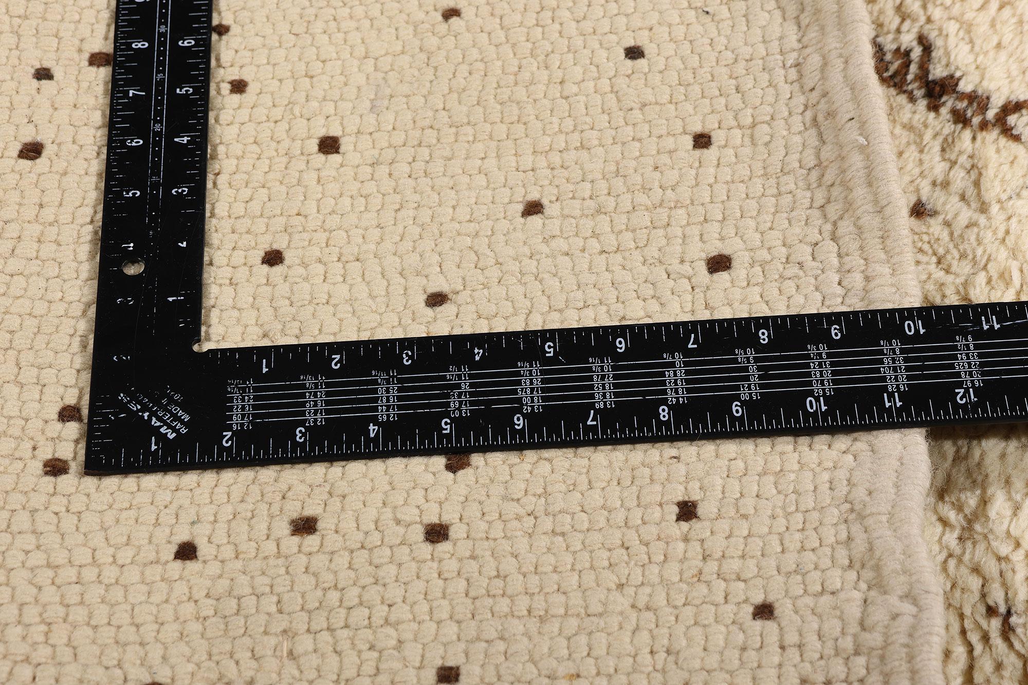 Tapis berbère marocain, breloque nomade rencontre le style moderne du milieu du siècle dernier en vente 3