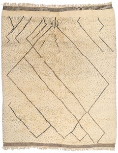 New Organic Modern Beni Mrirt Moroccan Rug with Contemporary Style