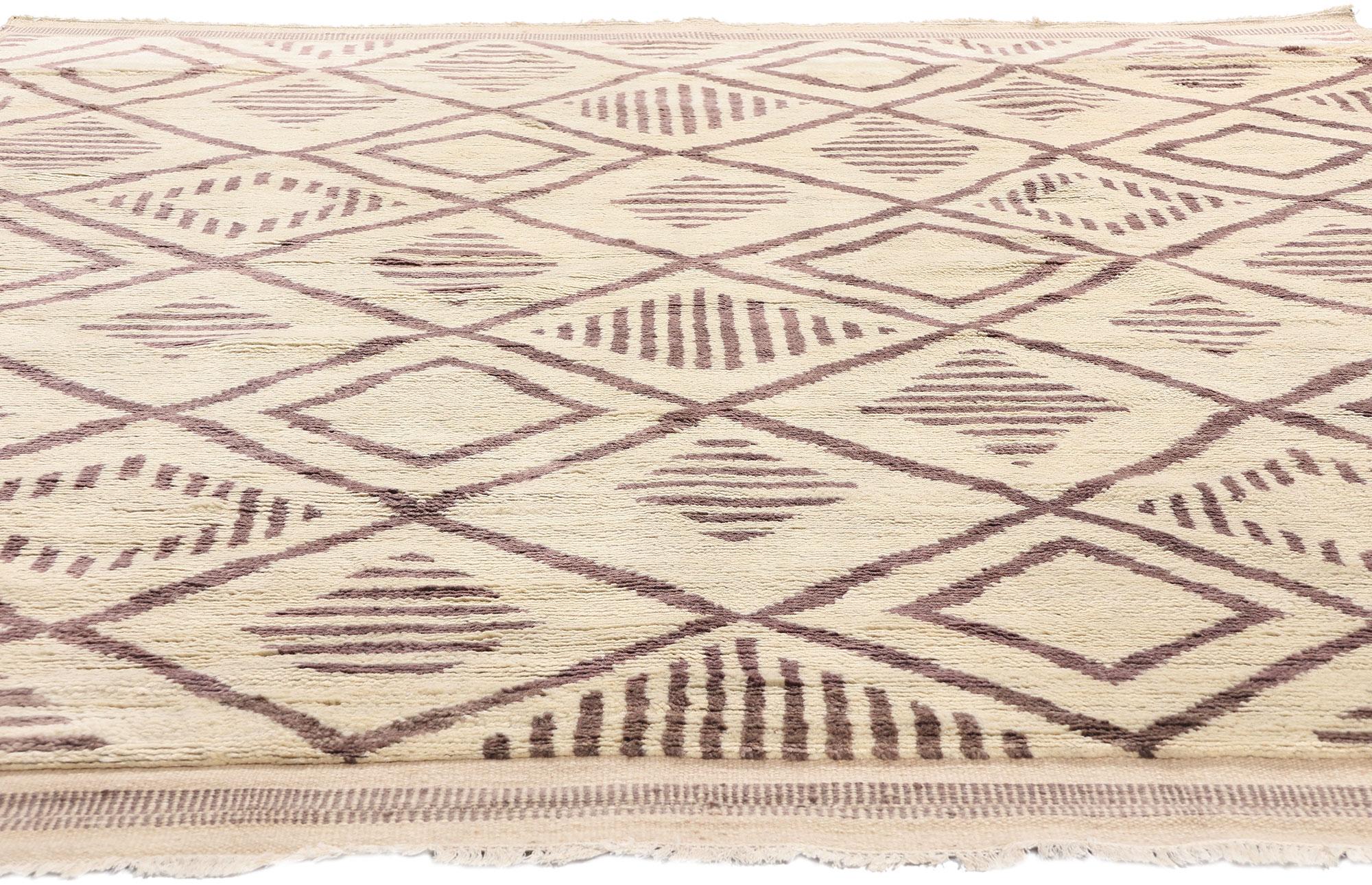 Organique New Organic Modern Desert Lattice Moroccan Carpet with Contemporary Style (tapis marocain en treillis du désert au style contemporain)