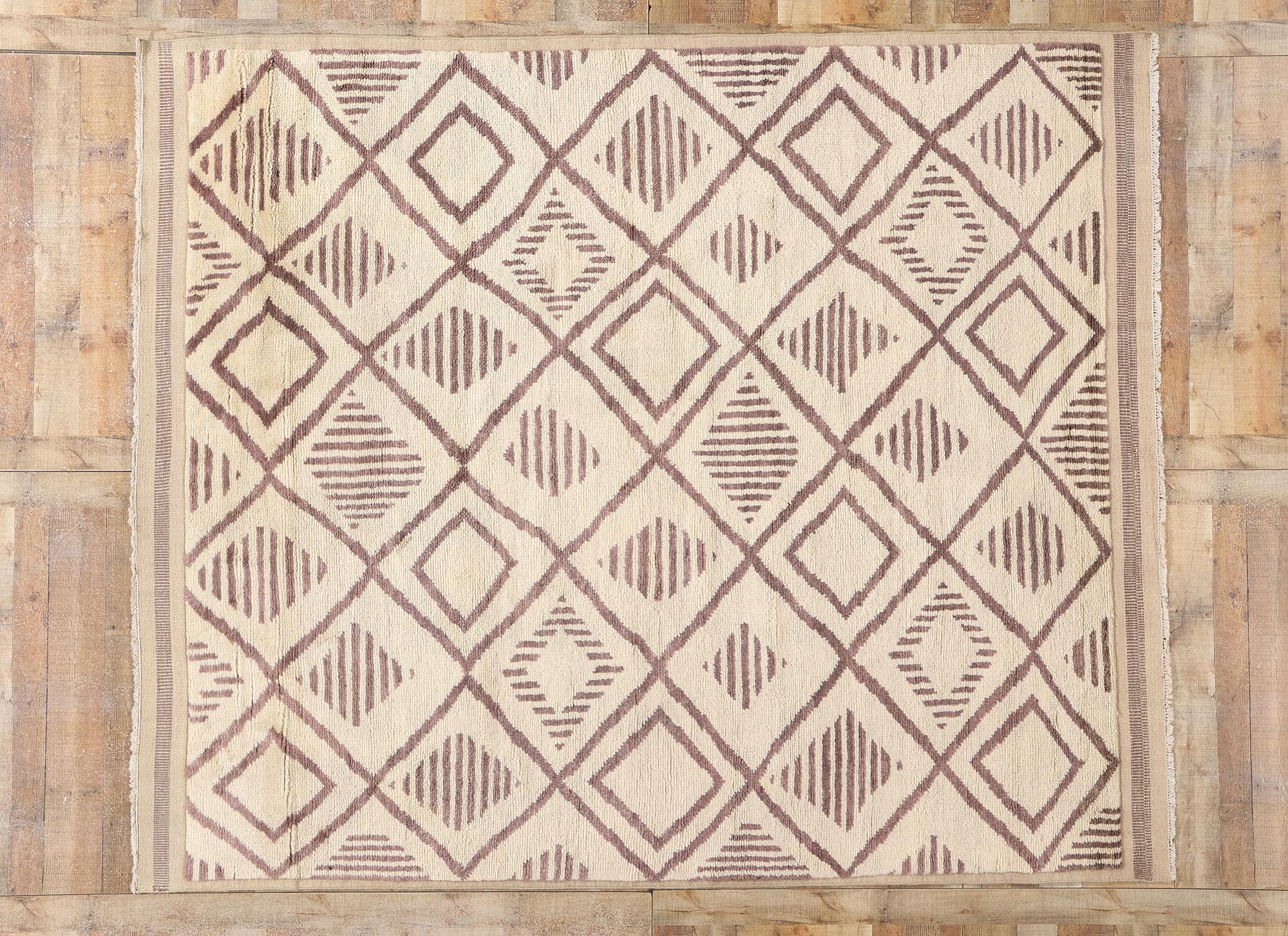 New Organic Modern Desert Lattice Moroccan Carpet with Contemporary Style (tapis marocain en treillis du désert au style contemporain) 1